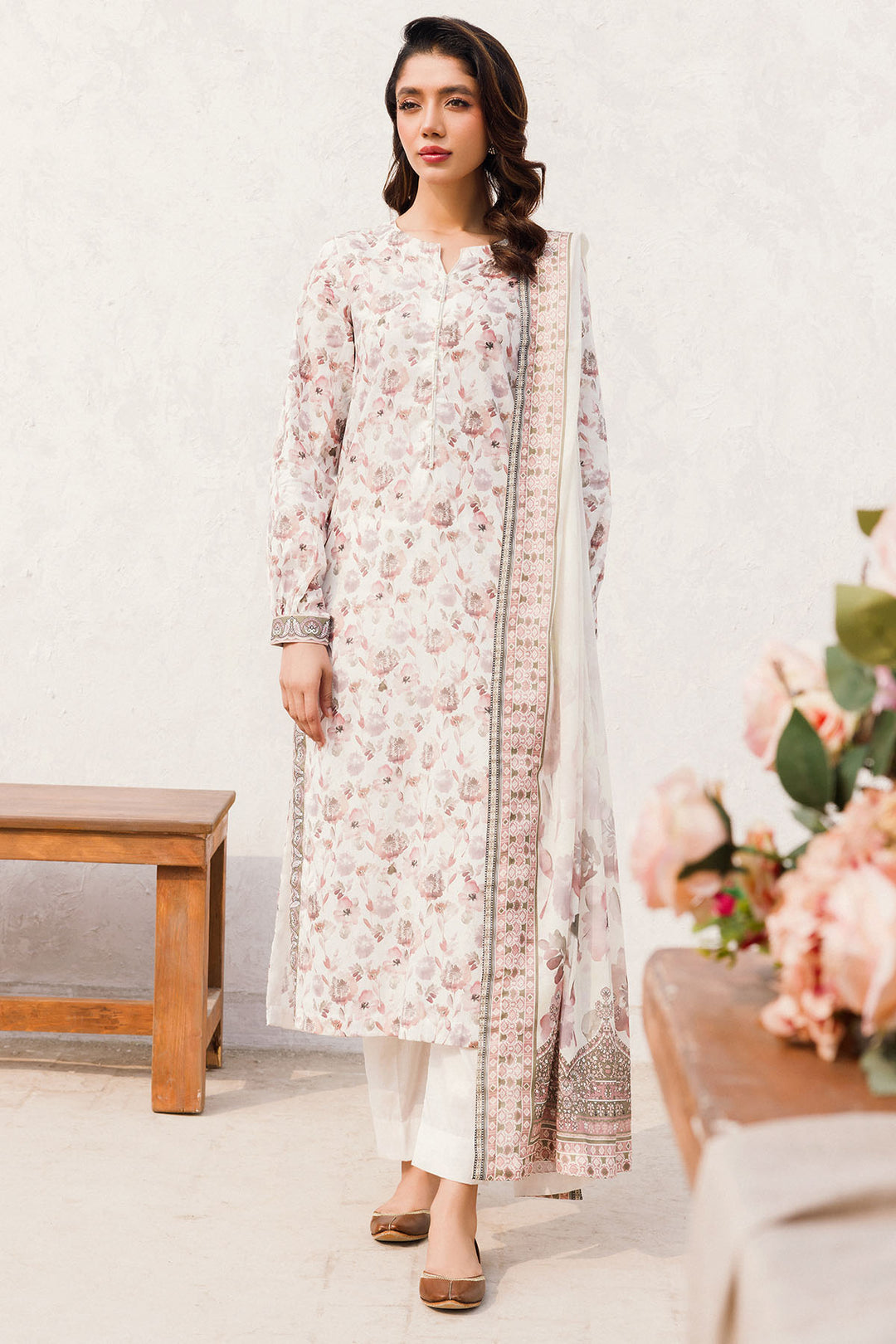 4542-MEHJBEEN DIGITAL PRINTED LAWN UNSTITCHED