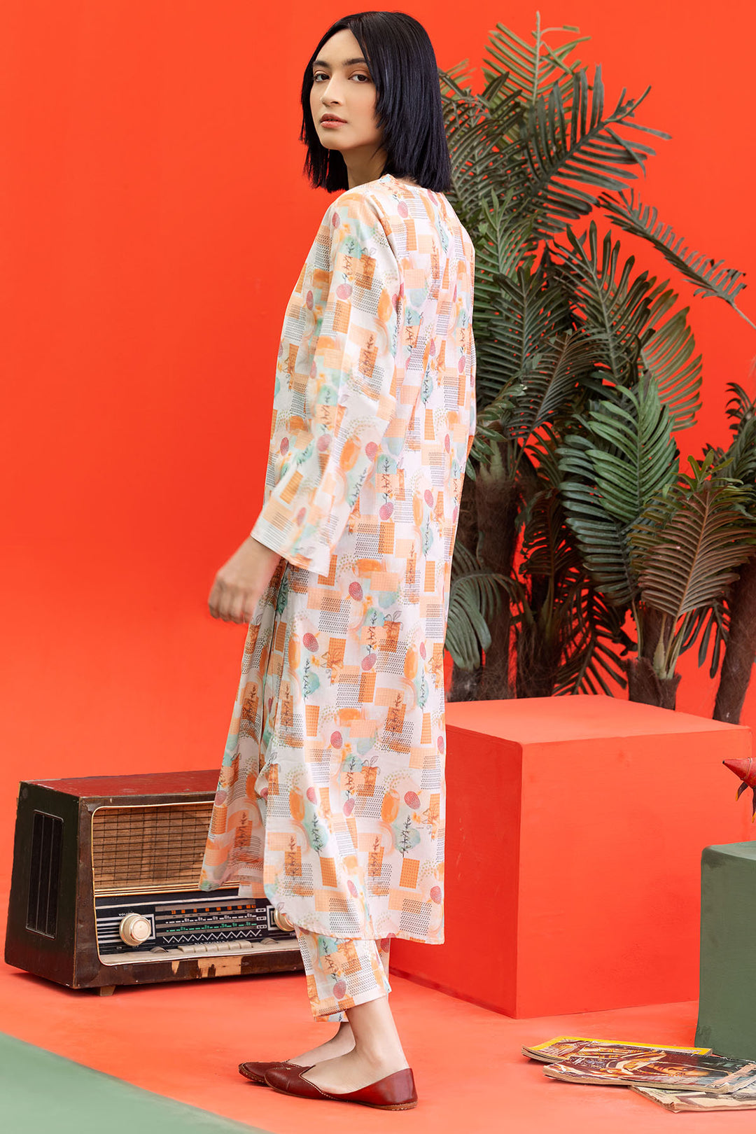 4570-ROMA DIGITAL PRINTED LAWN STITCHED