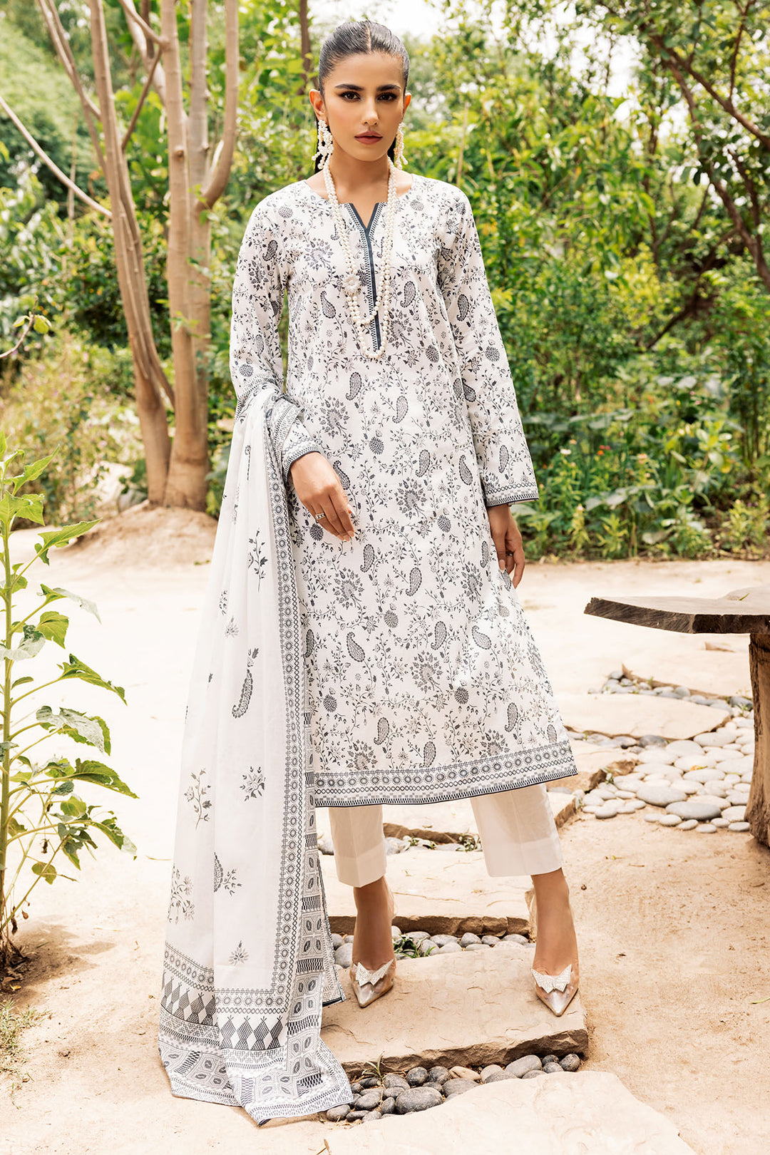 4718-ZARMEEN DIGITAL PRINTED LAWN UNSTITCHED