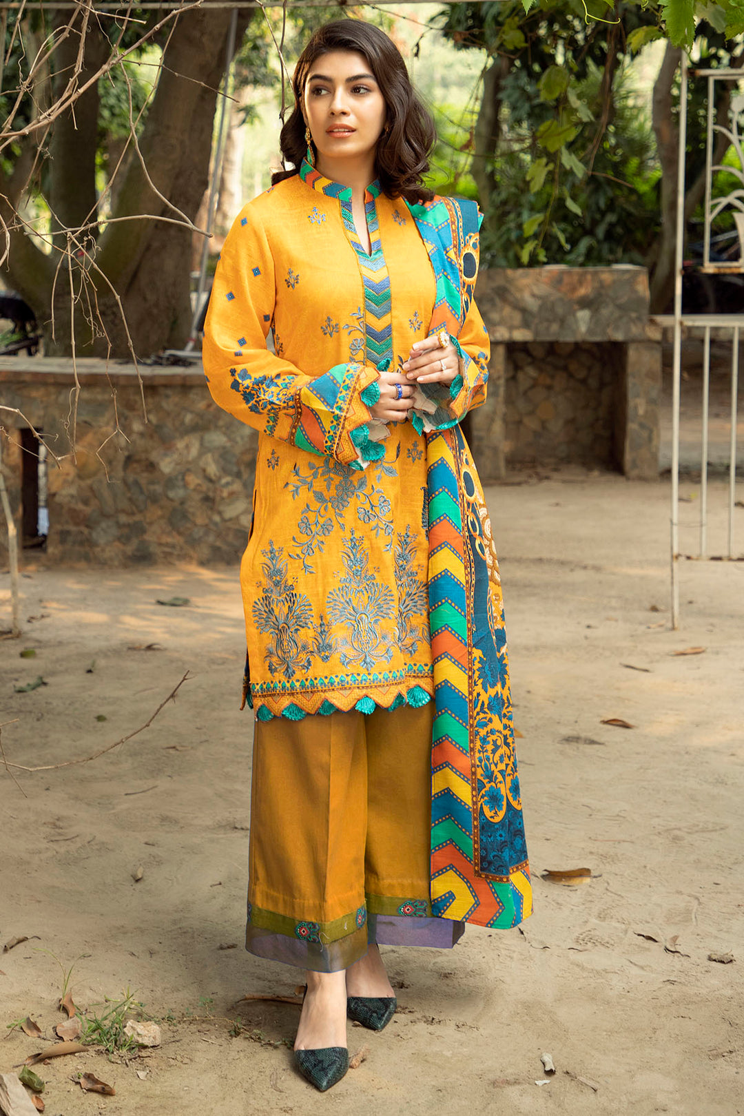 0009-CHIC EMBROIDERED KHADDAR UNSTITCHED