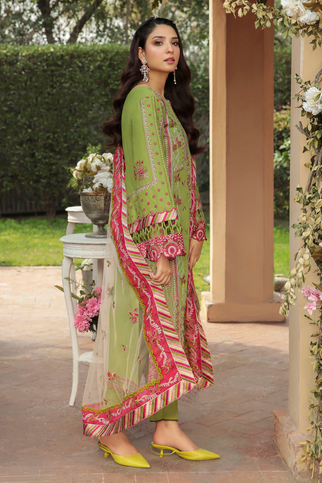 3206-DELPHI EMBROIDERED LAWN STITCHED