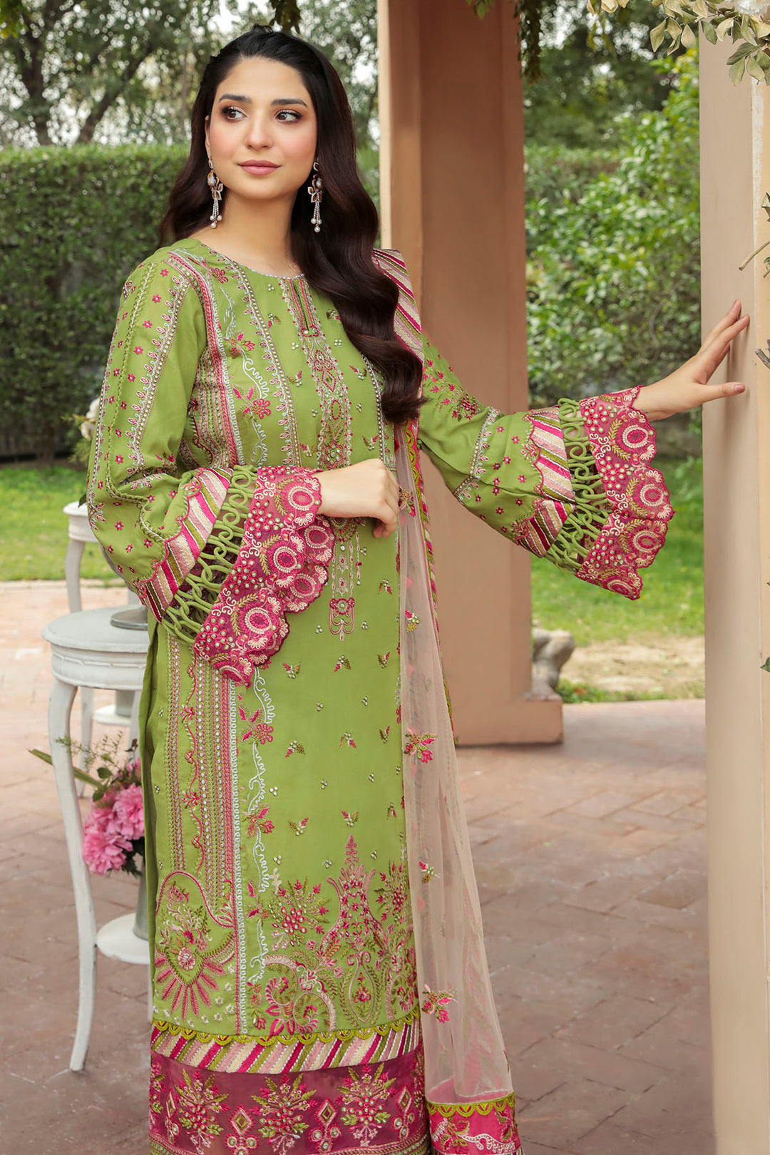 3206-DELPHI EMBROIDERED LAWN STITCHED