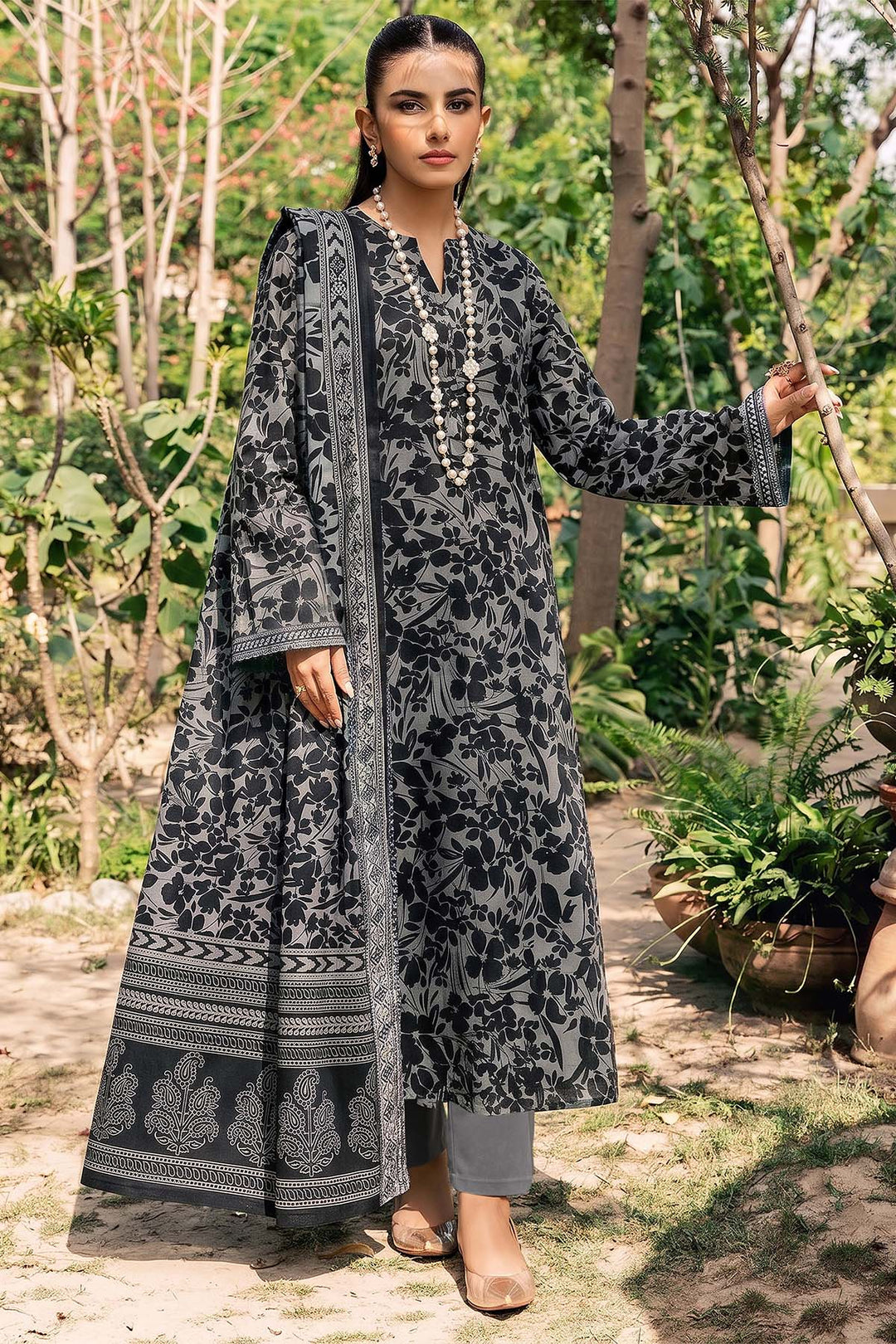 3756-PRINT-A DIGITAL PRINTED LAWN UNSTITCHED
