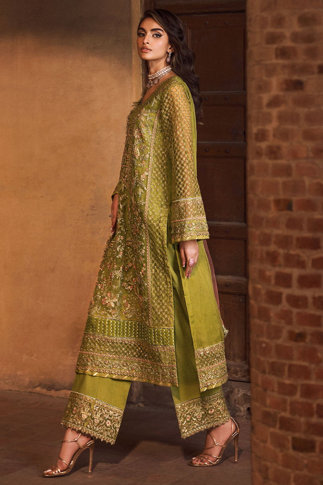 4125-BANO EMBROIDERED ORGANZA STITCHED
