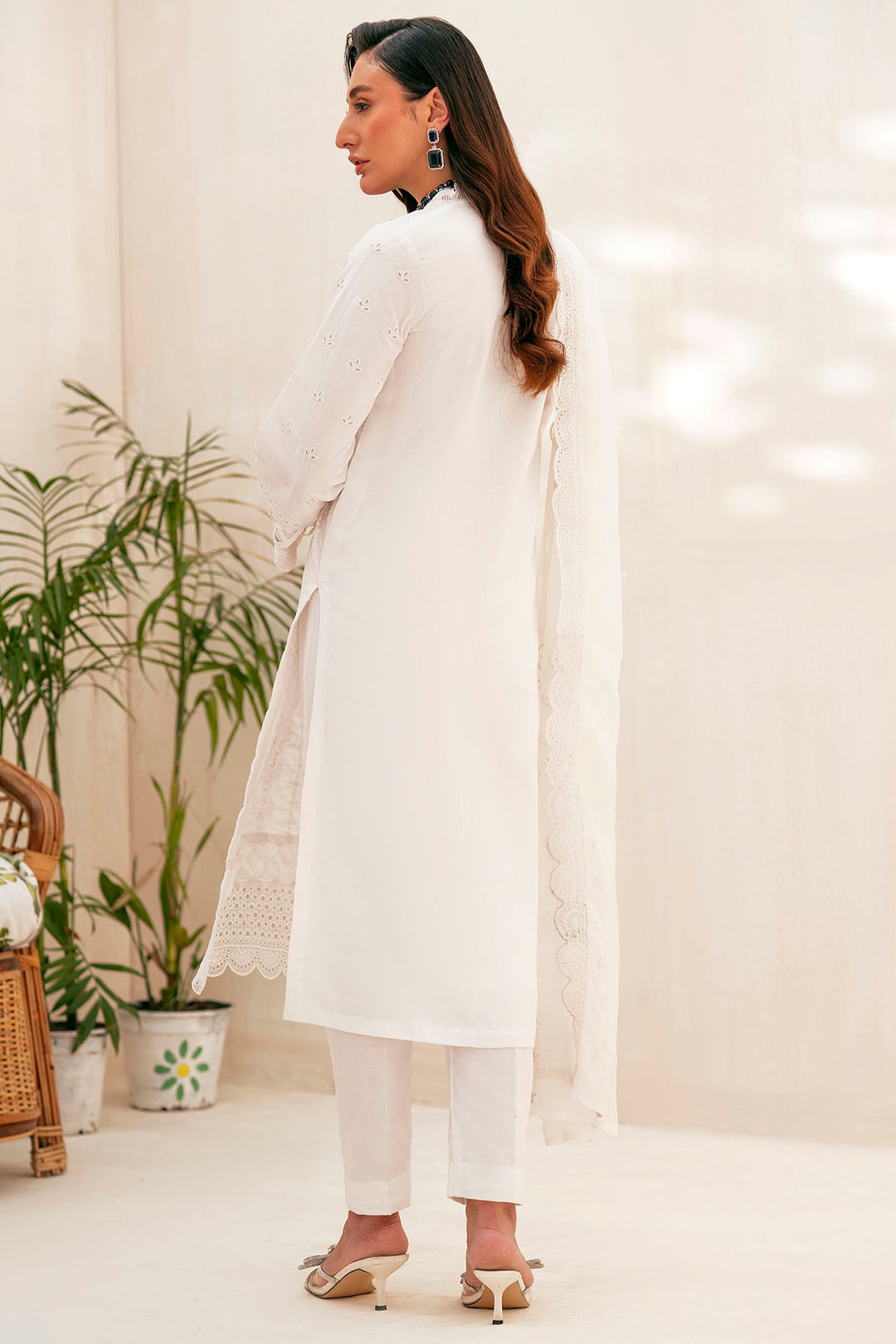 4160-ROSA EMBROIDERED LAWN STITCHED