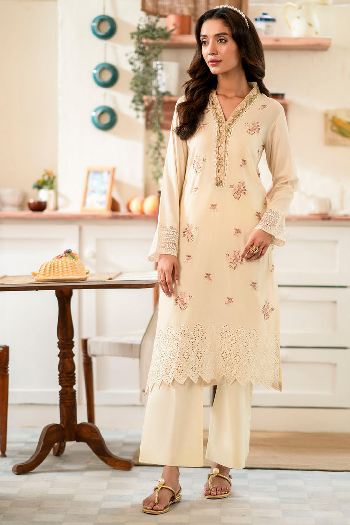 4226-AFRI EMBROIDERED LAWN STITCHED