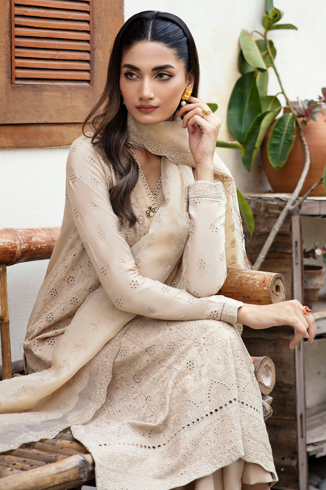 4267-MARVI EMBROIDERED LINEN UNSTITCHED