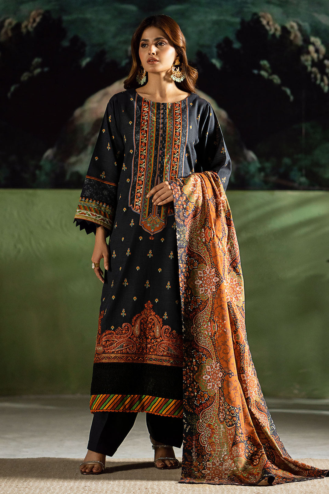 4384-MAHVE-HAYAT DIGITAL PRINTED KHADDAR UNSTITCHED