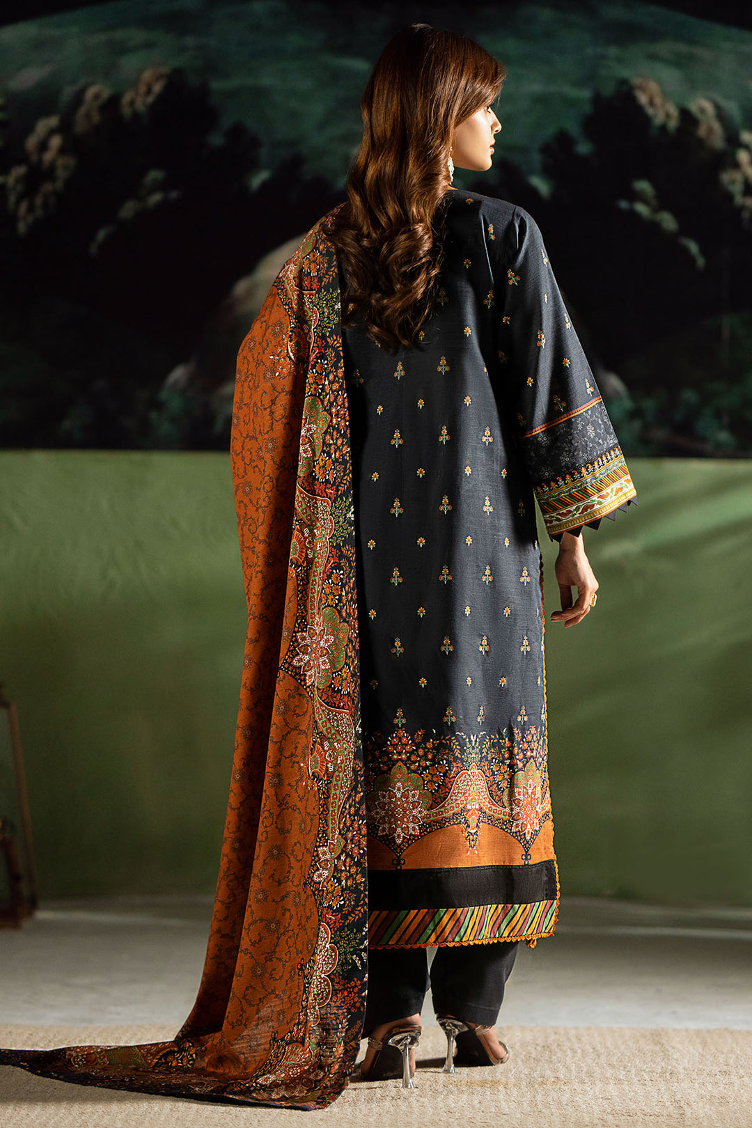 4384-MAHVE-HAYAT DIGITAL PRINTED KHADDAR UNSTITCHED