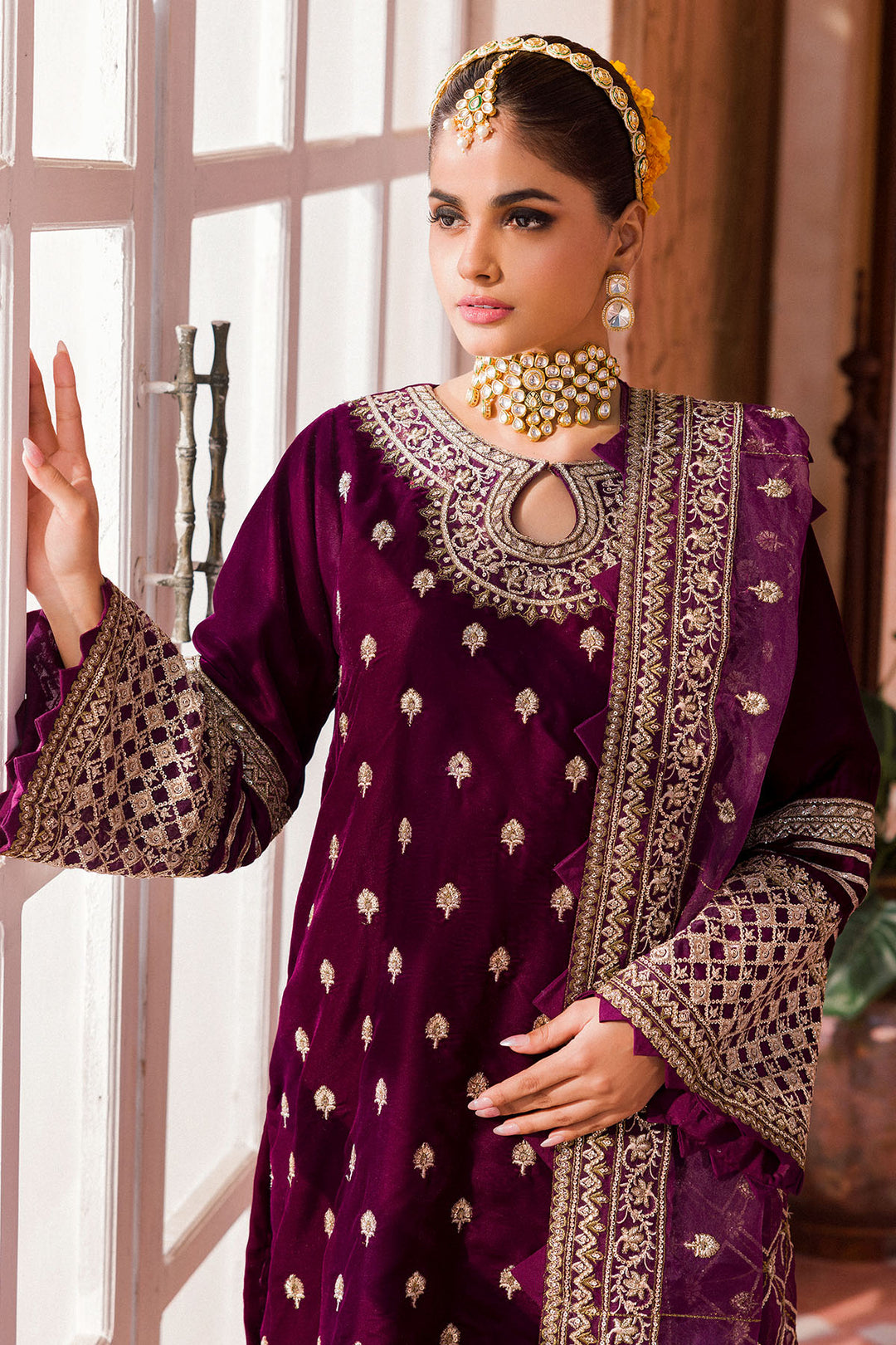 4405-NAMRAH EMBROIDERED VELVET STITCHED