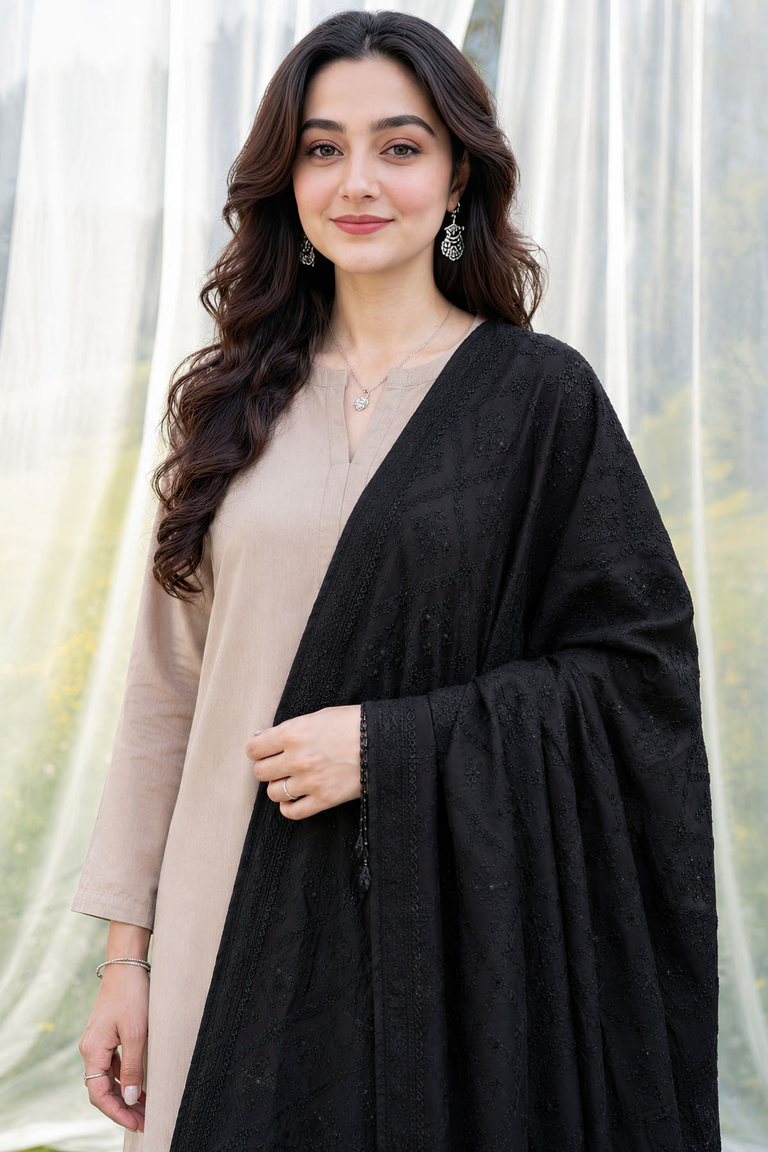 4516-VINCE EMBROIDERED COTTON SHAWL