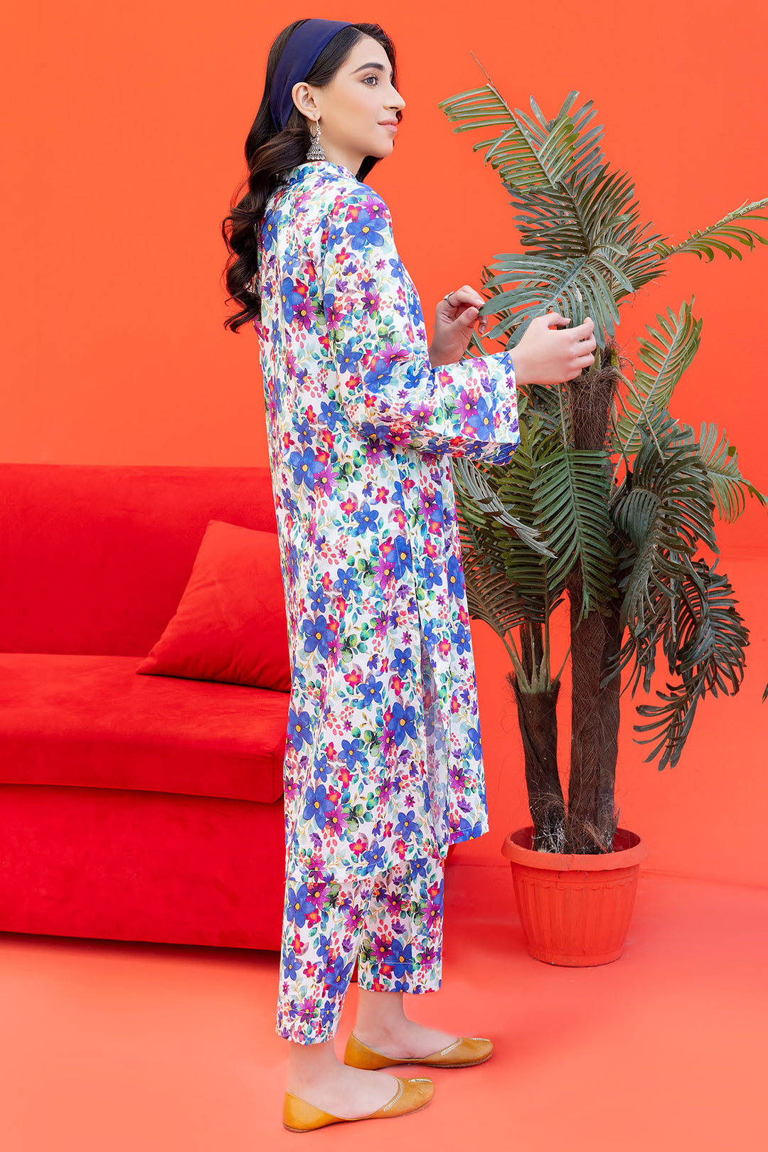 4558-AKIRA DIGITAL PRINTED LAWN STITCHED