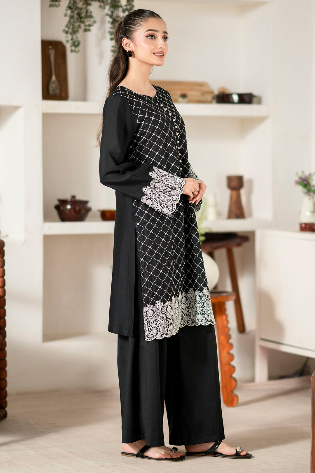 4613-ZAIRA EMBROIDERED CAMBRIC STITCHED