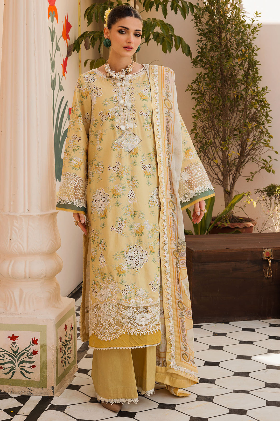 4623-CAROLINA EMBROIDERED LAWN STITCHED