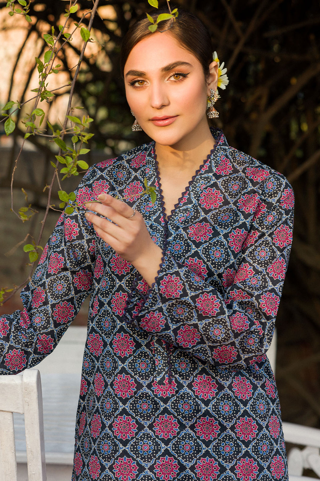 4689-NIKHAR DIGITAL PRINTED LAWN UNSTITCHED