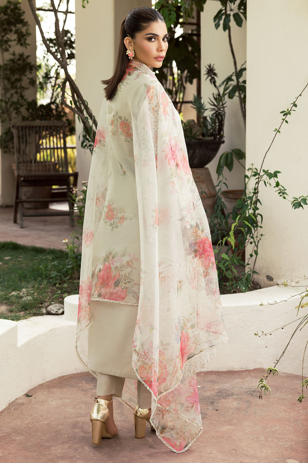 4706-AMRAH EMBROIDERED LAWN STITCHED