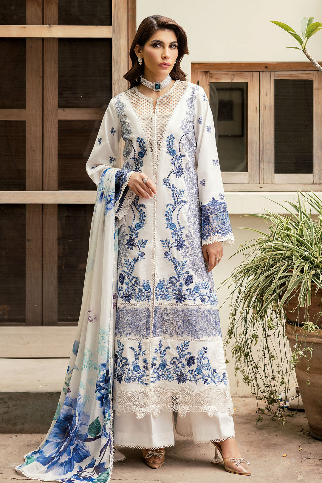 4708-URWA EMBROIDERED LAWN STITCHED