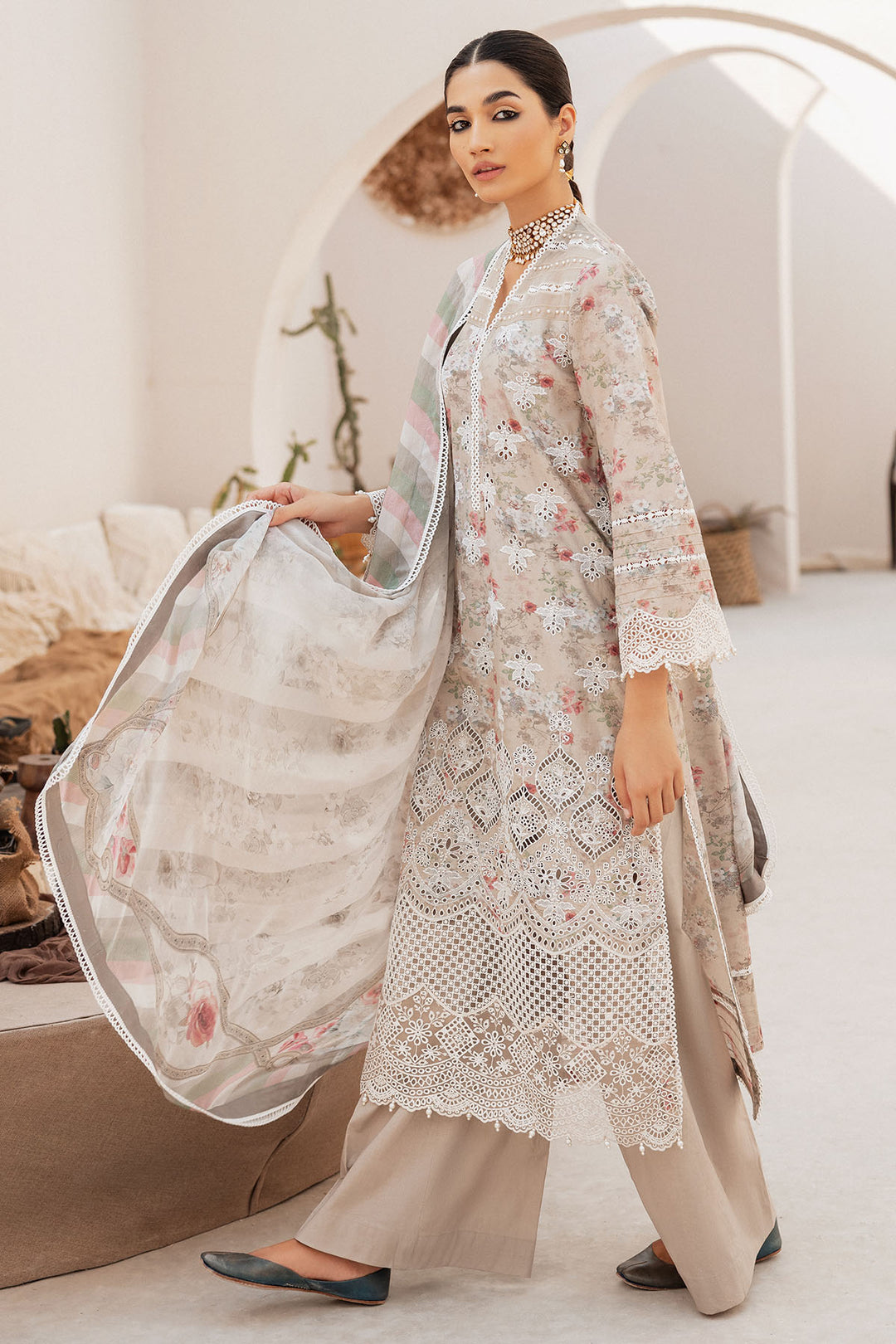 4722-MAHROSH EMBROIDERED LAWN STITCHED