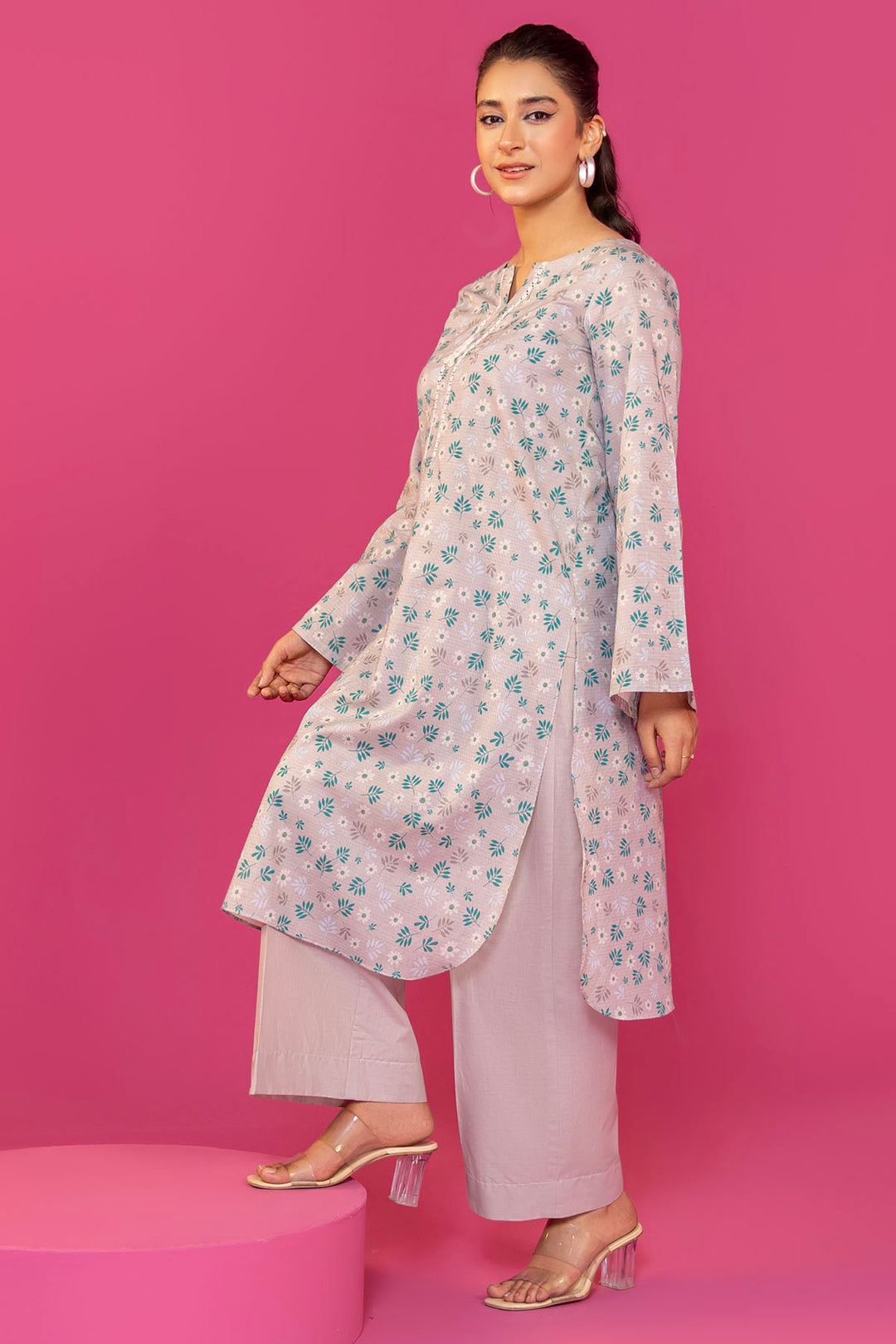 4757-YURI DIGITAL PRINTED LAWN STITCHED