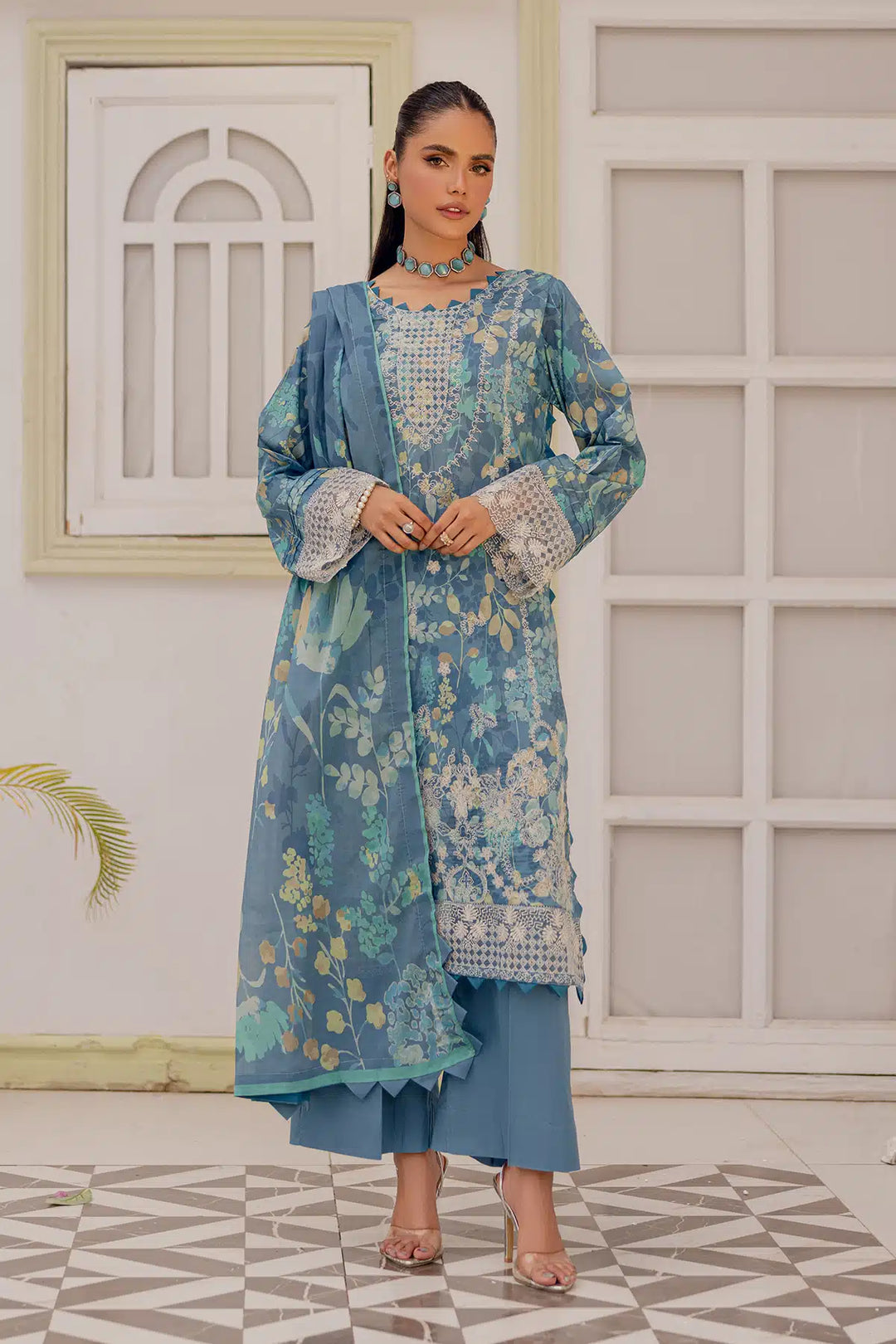 4762-KANWAL EMBROIDERED LAWN STITCHED