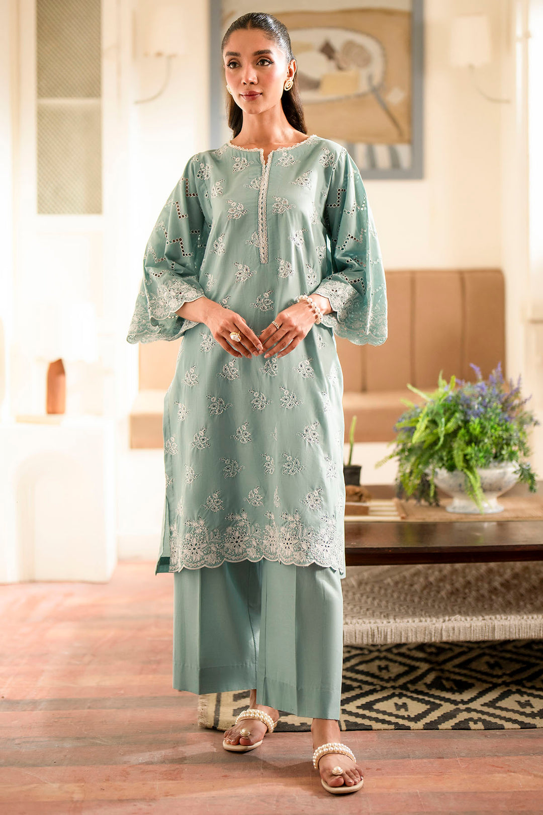 4777-RUHI EMBROIDERED CAMBRIC STITCHED