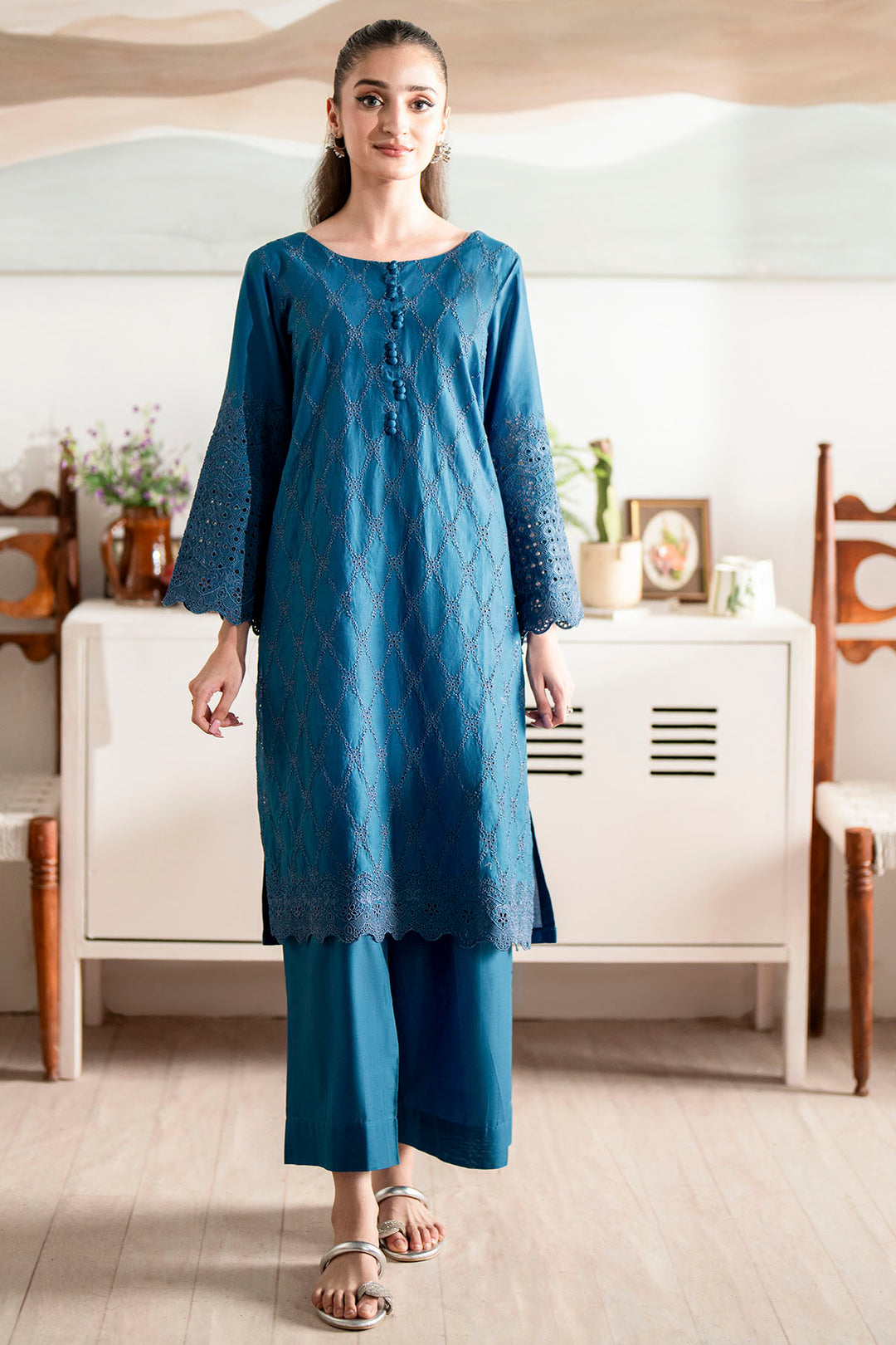 4781-NURA EMBROIDERED CAMBRIC STITCHED