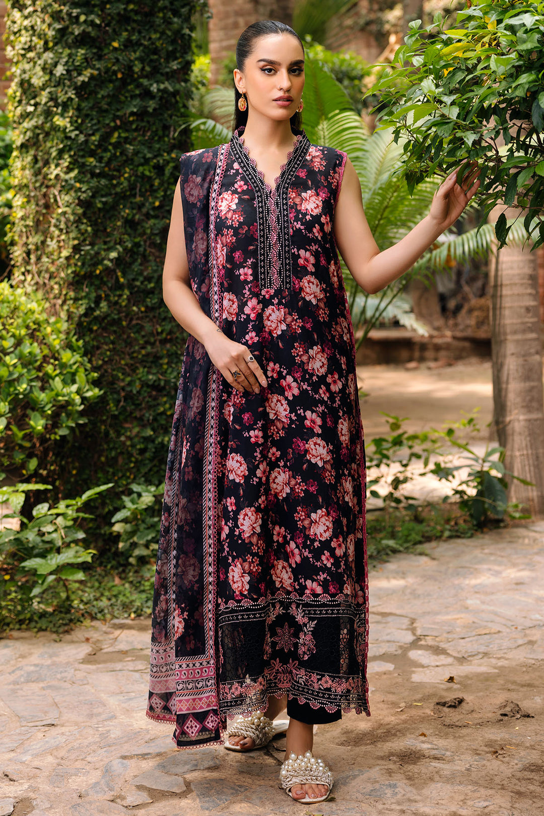 4892-TAZMEEN DIGITAL PRINTED LAWN STITCHED