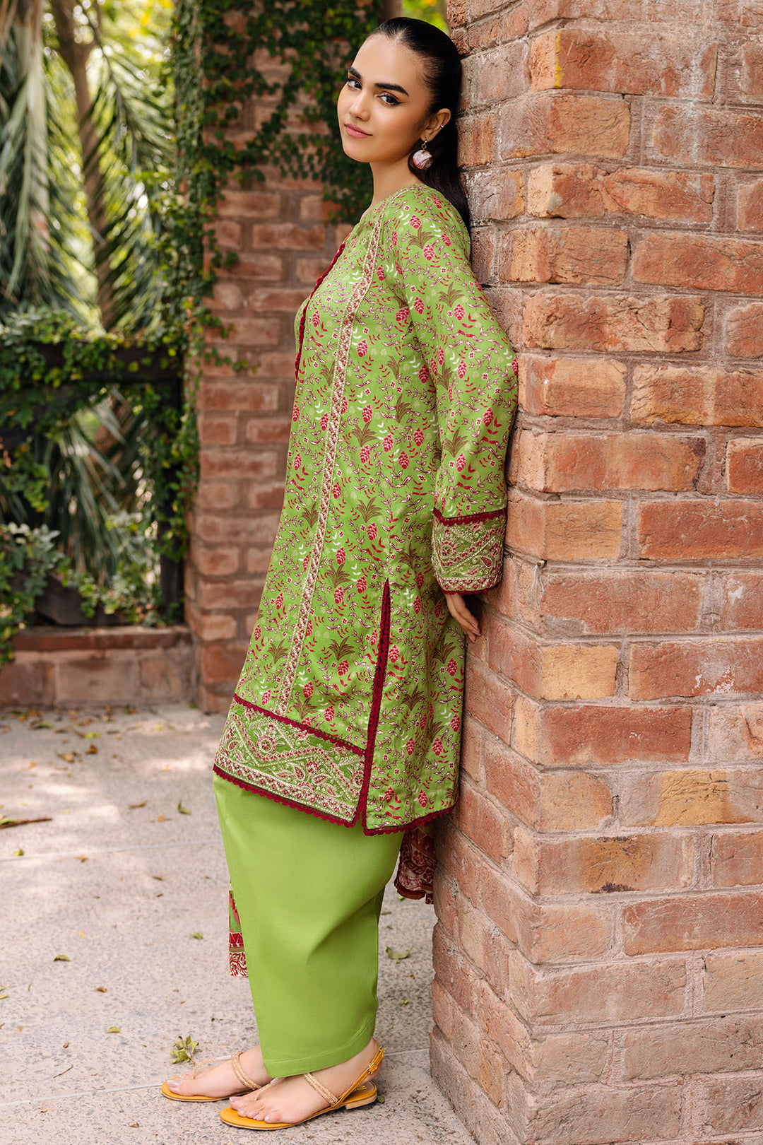 4894-HIBA DIGITAL PRINTED LAWN STITCHED