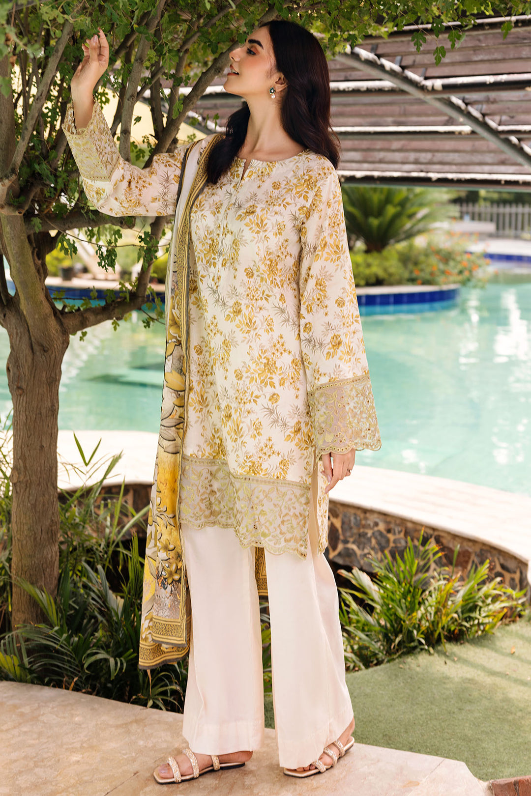 4898-SOFIA DIGITAL PRINTED LAWN UNSTITCHED
