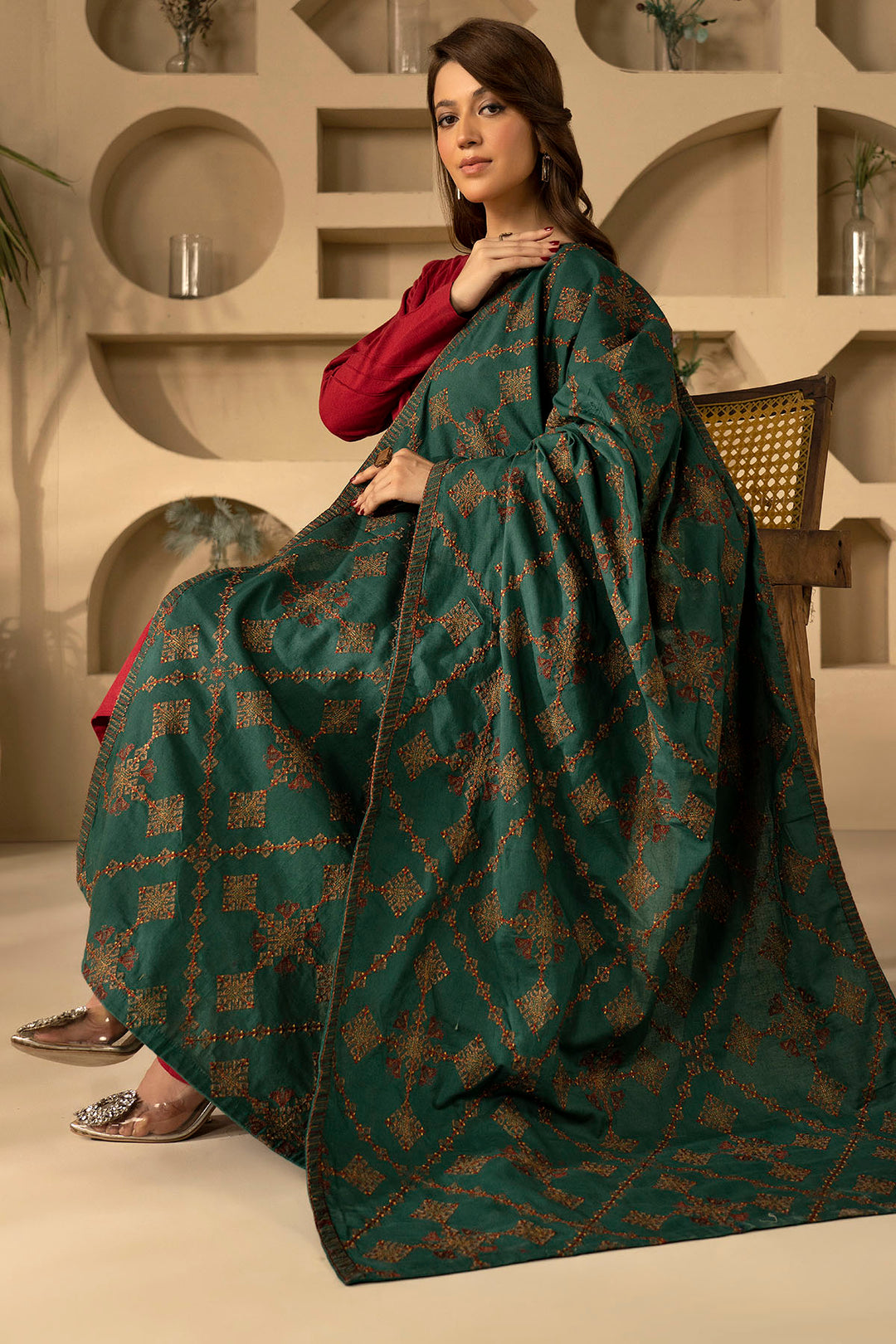 4916-NELOFUR EMBROIDERED KHADDAR SHAWL