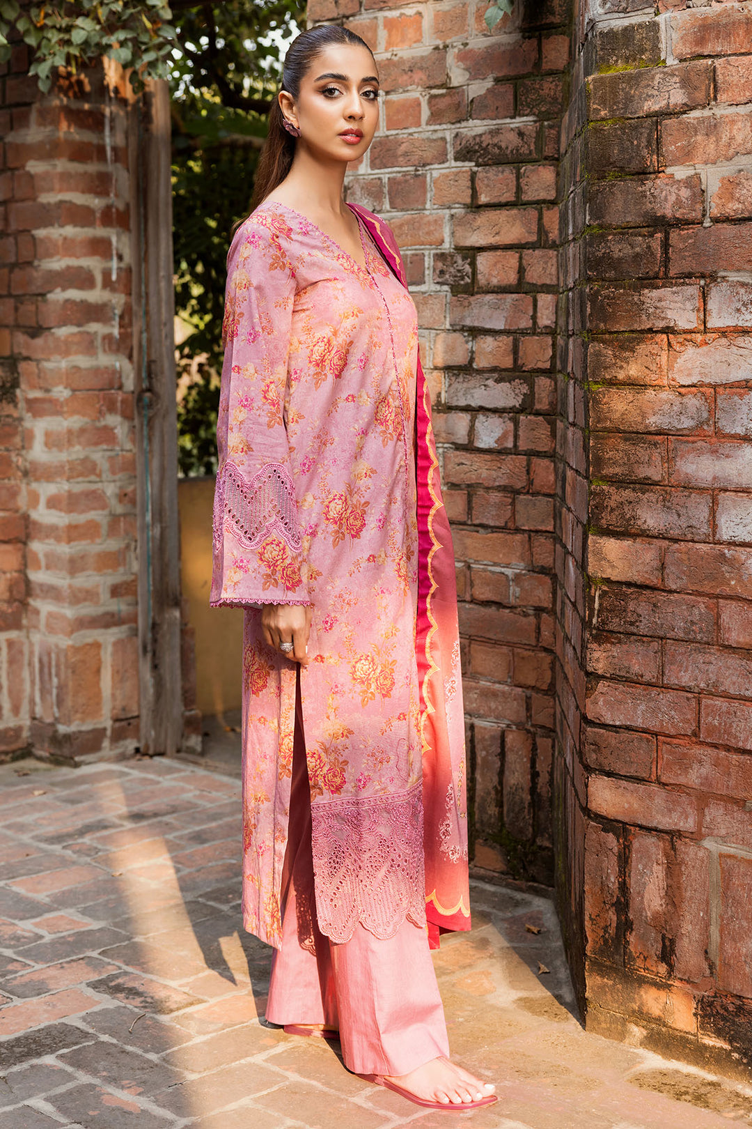 4986-UMAIMA DIGITAL PRINTED CAMBRIC UNSTITCHED