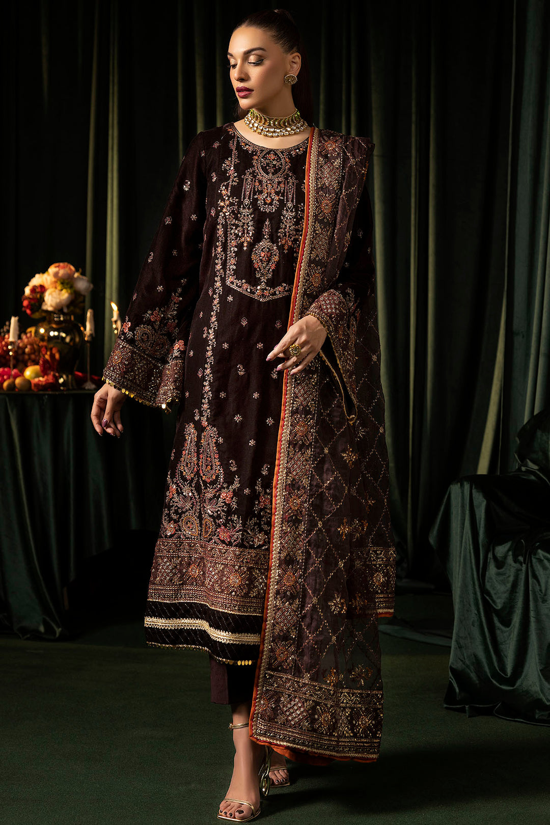 5091-AAHANA EMBROIDERED VELVET UNSTITCHED