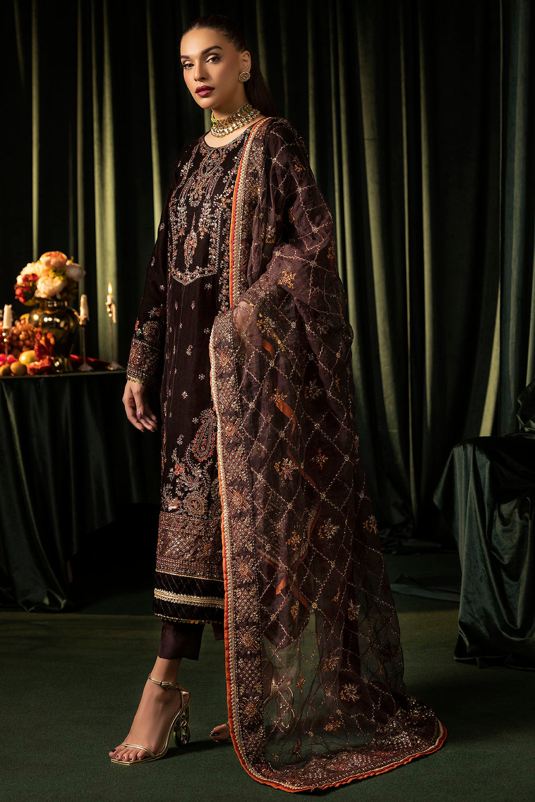 5091-AAHANA EMBROIDERED VELVET UNSTITCHED