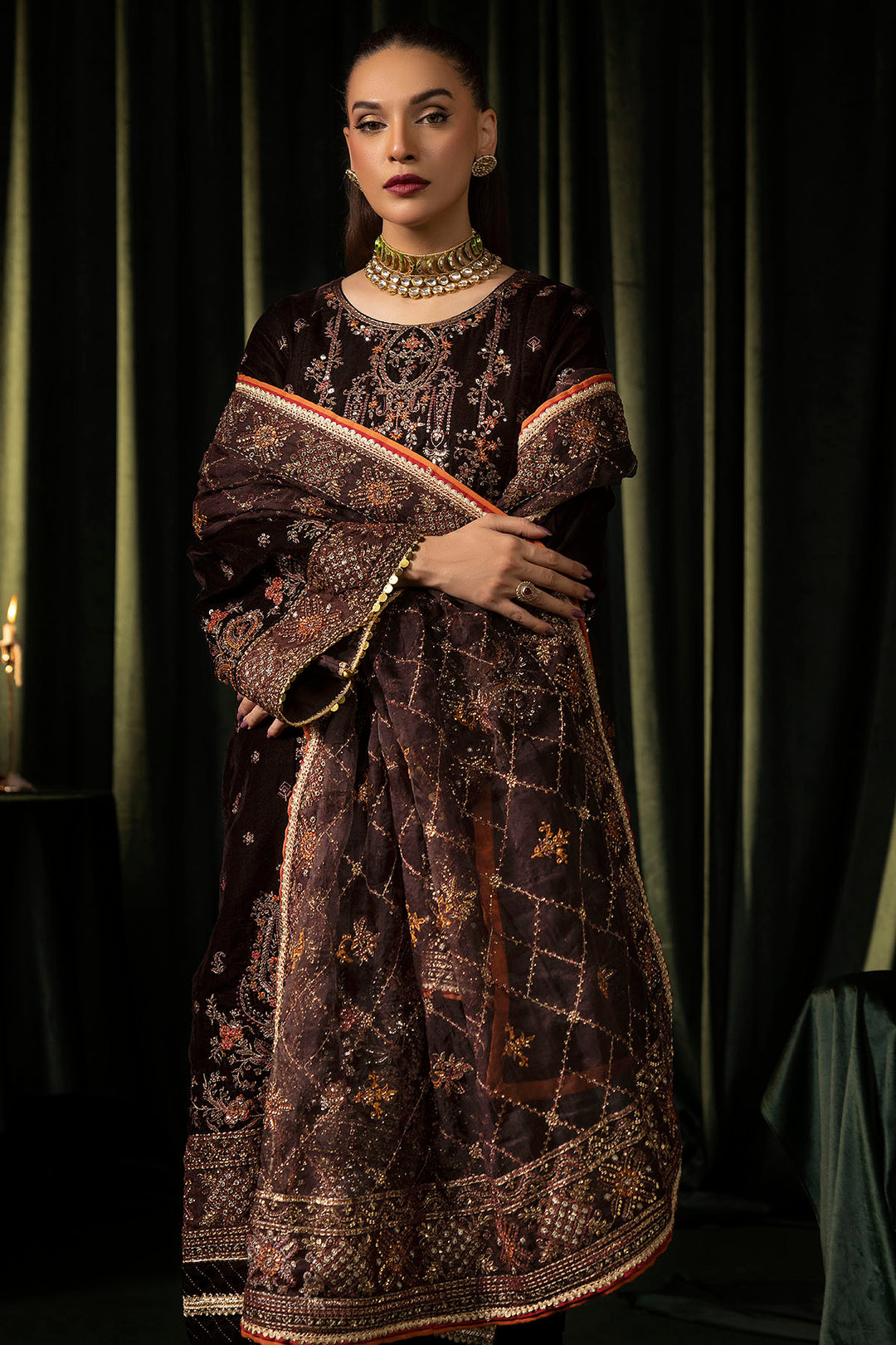 5091-AAHANA EMBROIDERED VELVET UNSTITCHED