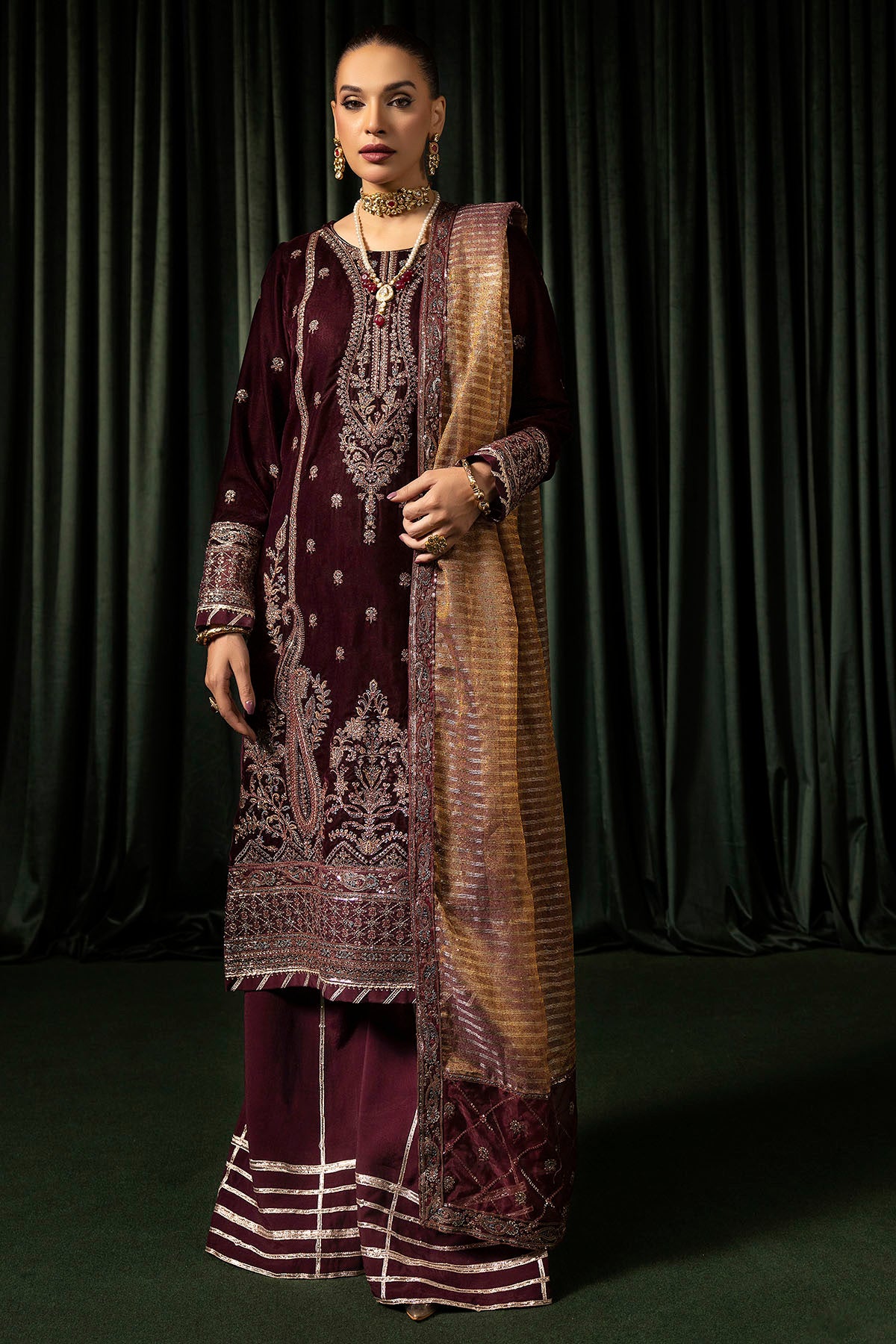 5096-Daisha Embroidered Velvet Unstitched – Motifz