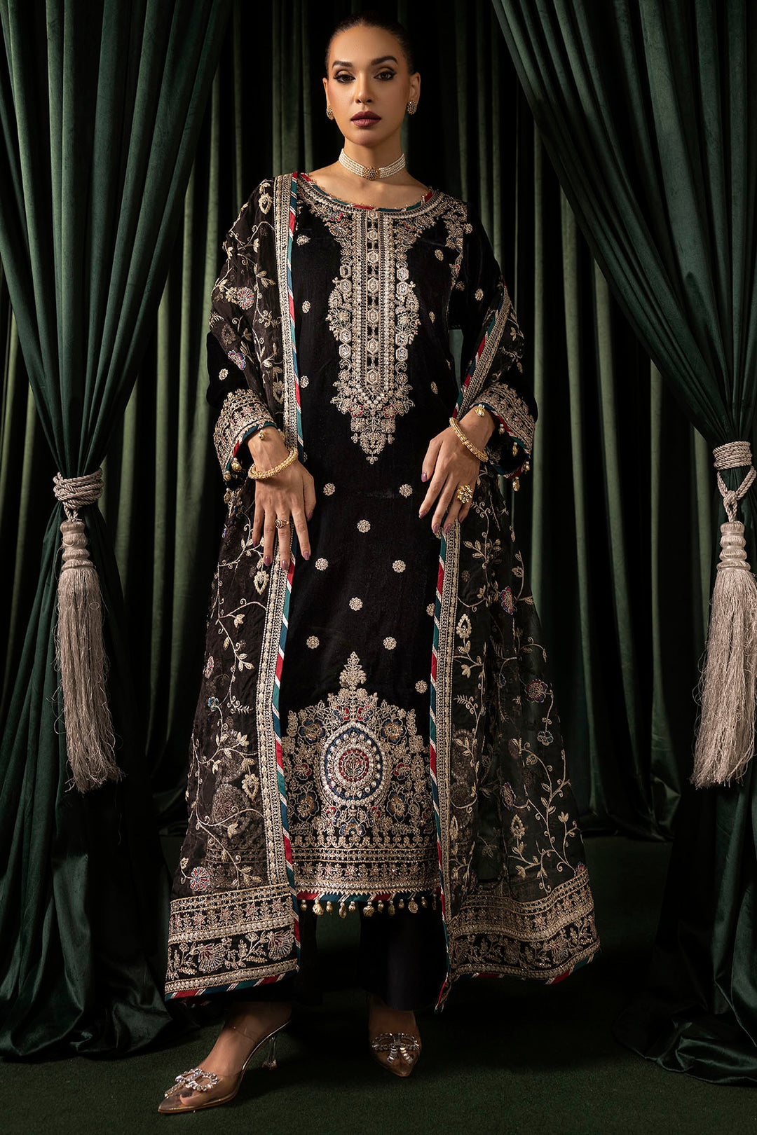 5098-FARZEEN EMBROIDERED VELVET UNSTITCHED