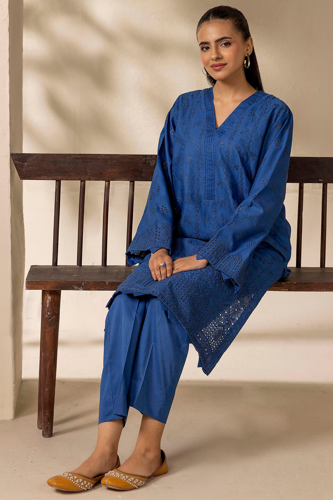 5271-ZIRCON EMBROIDERED CAMBRIC STITCHED