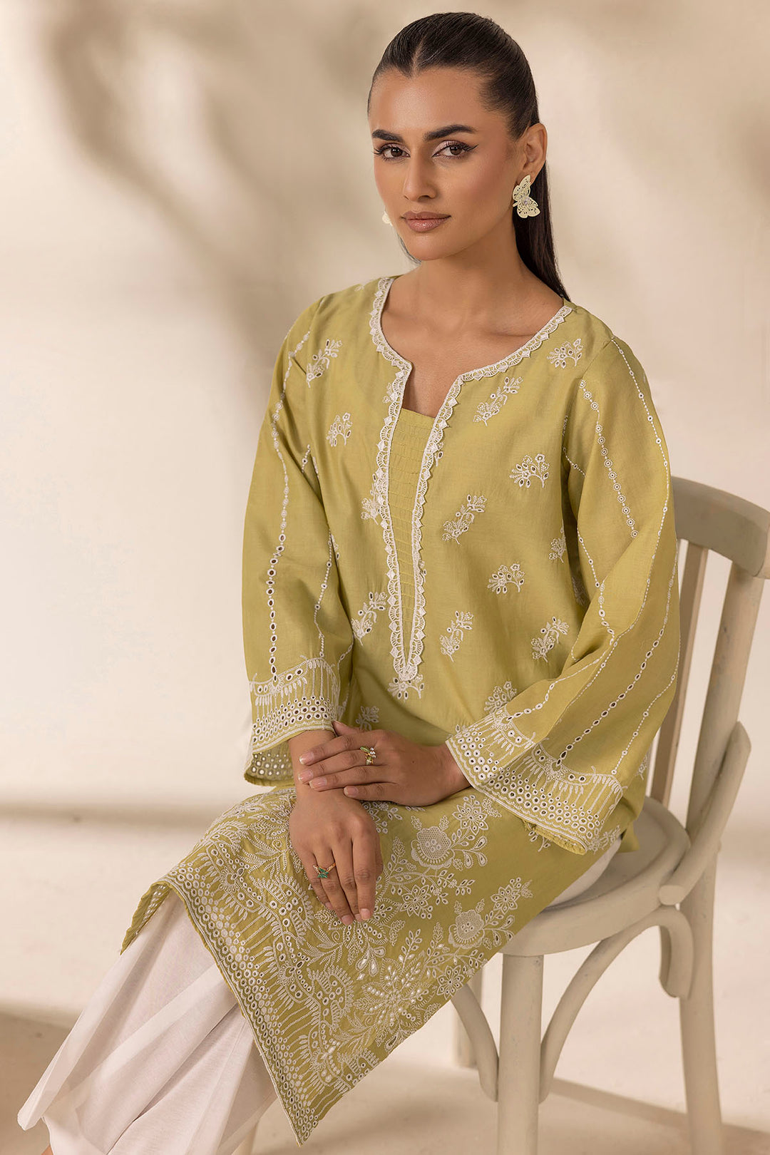 5282-DIANTHUS EMBROIDERED CAMBRIC STITCHED