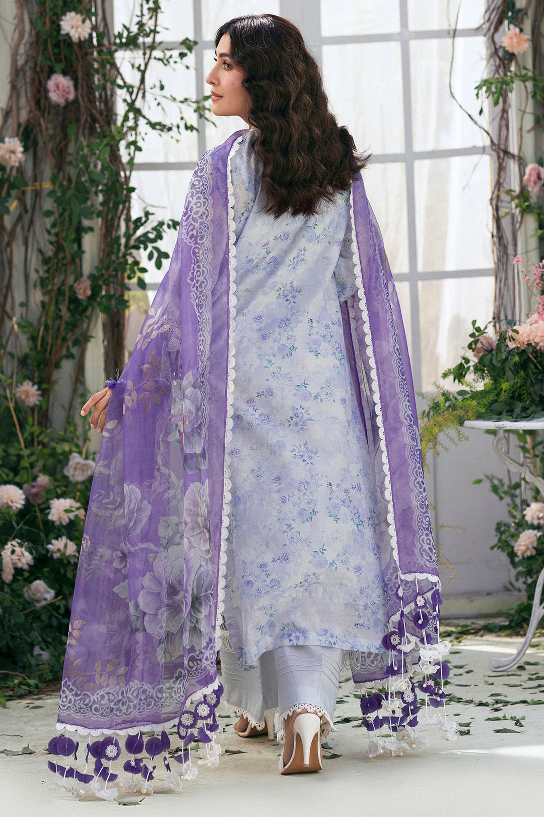 5424-TULIP EMBROIDERED LAWN STITCHED