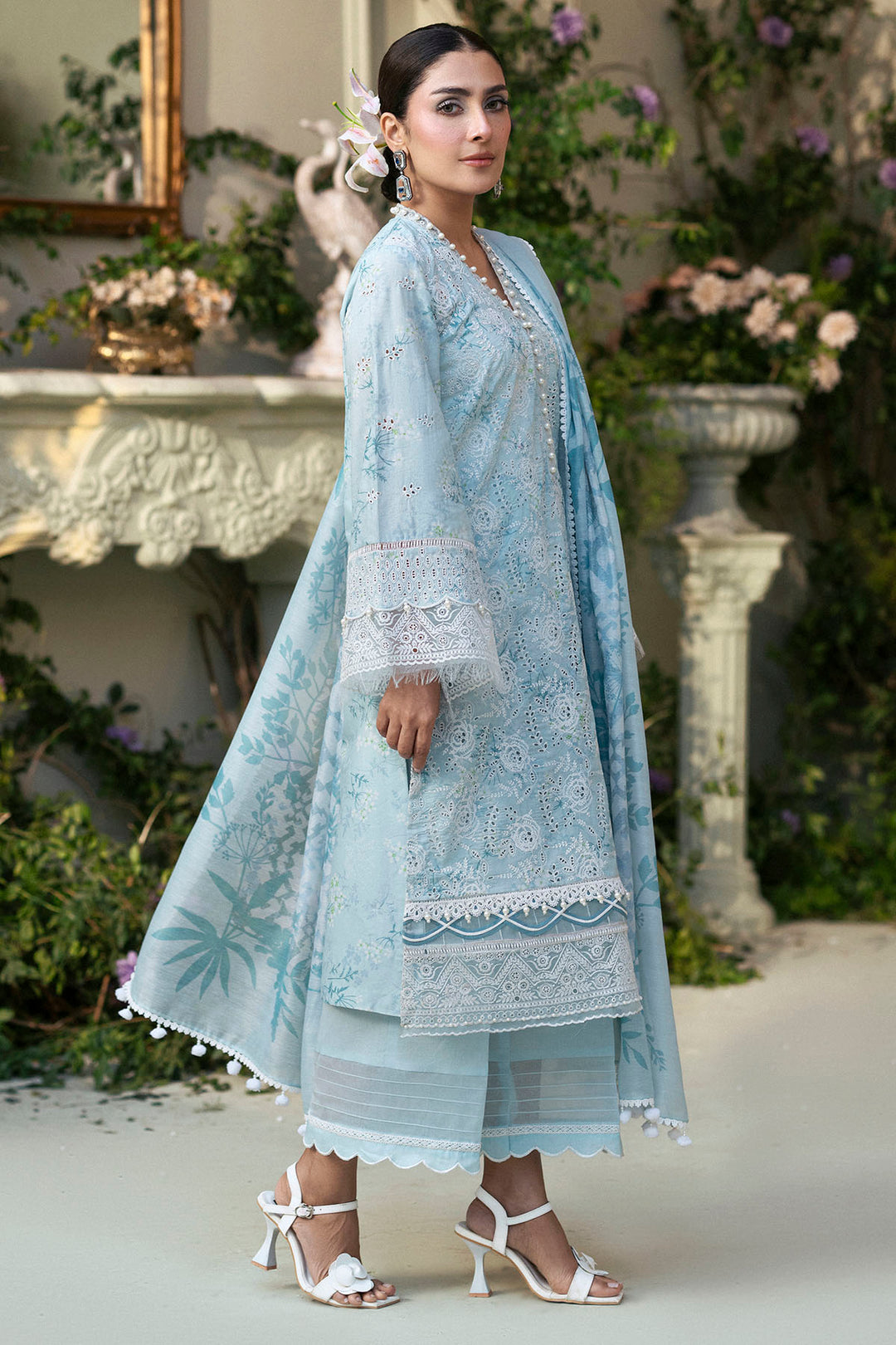 5425-LAVENDER EMBROIDERED LAWN UNSTITCHED