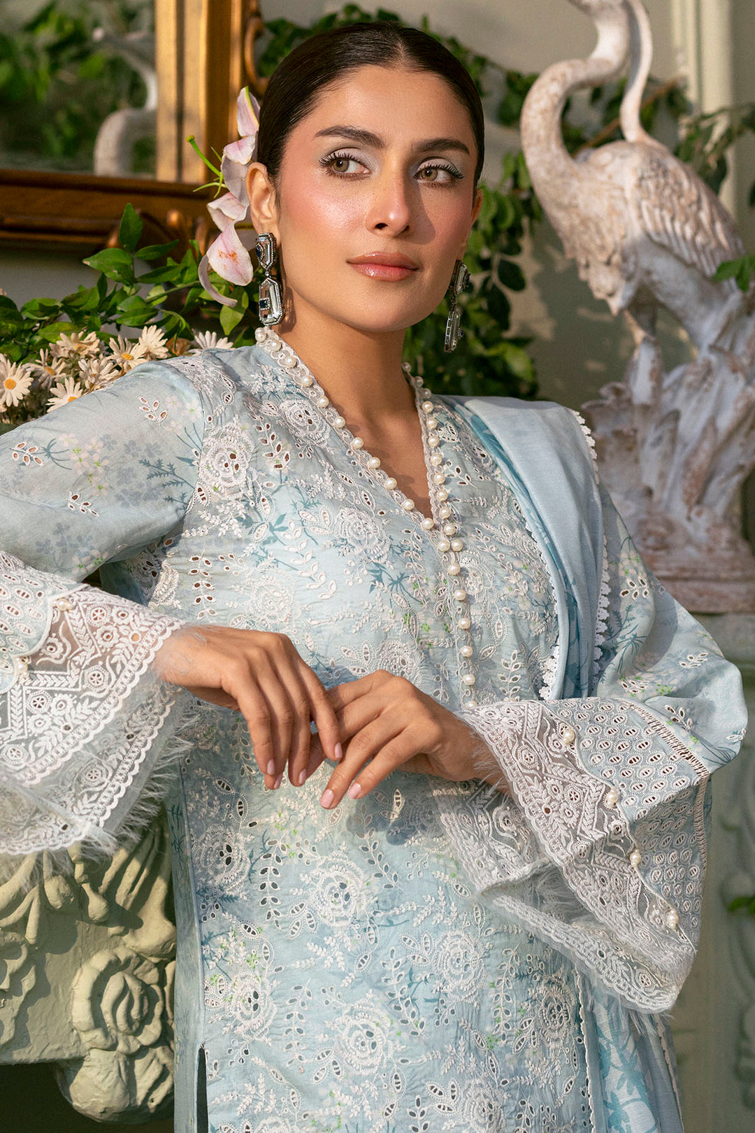5425-LAVENDER EMBROIDERED LAWN UNSTITCHED