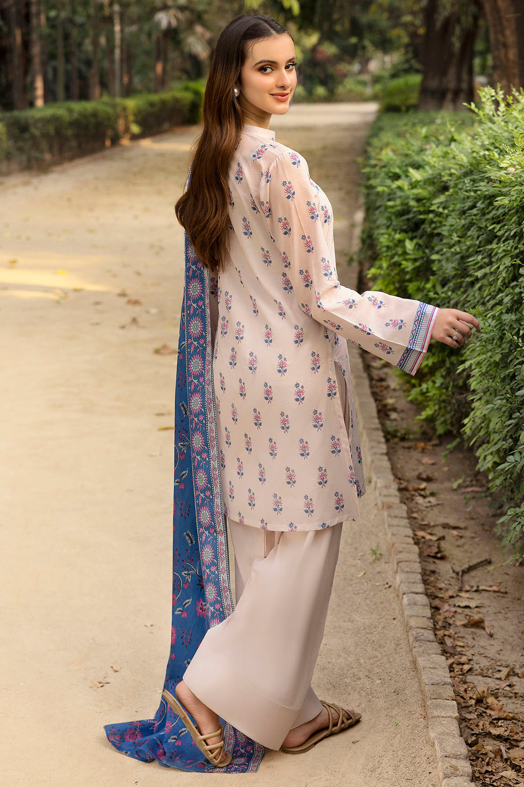 5562-NAYAB DIGITAL PRINTED LAWN UNSTITCHED