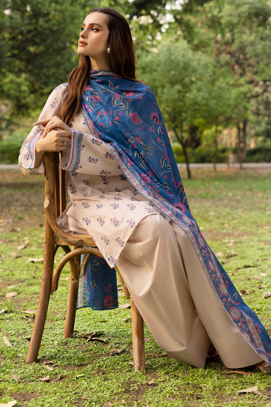 5562-NAYAB DIGITAL PRINTED LAWN UNSTITCHED