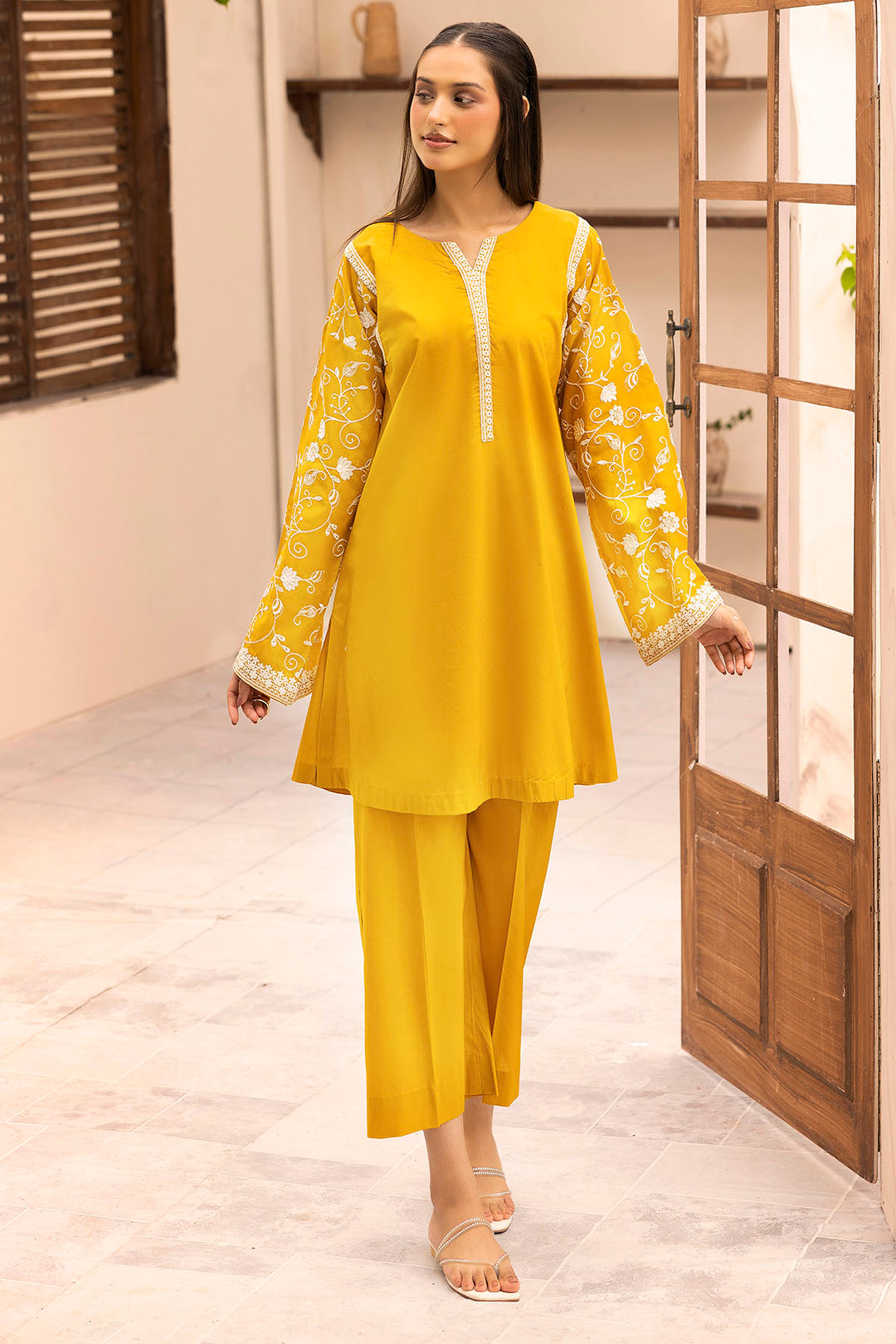 5595-DELAYNA EMBROIDERED LAWN STITCHED