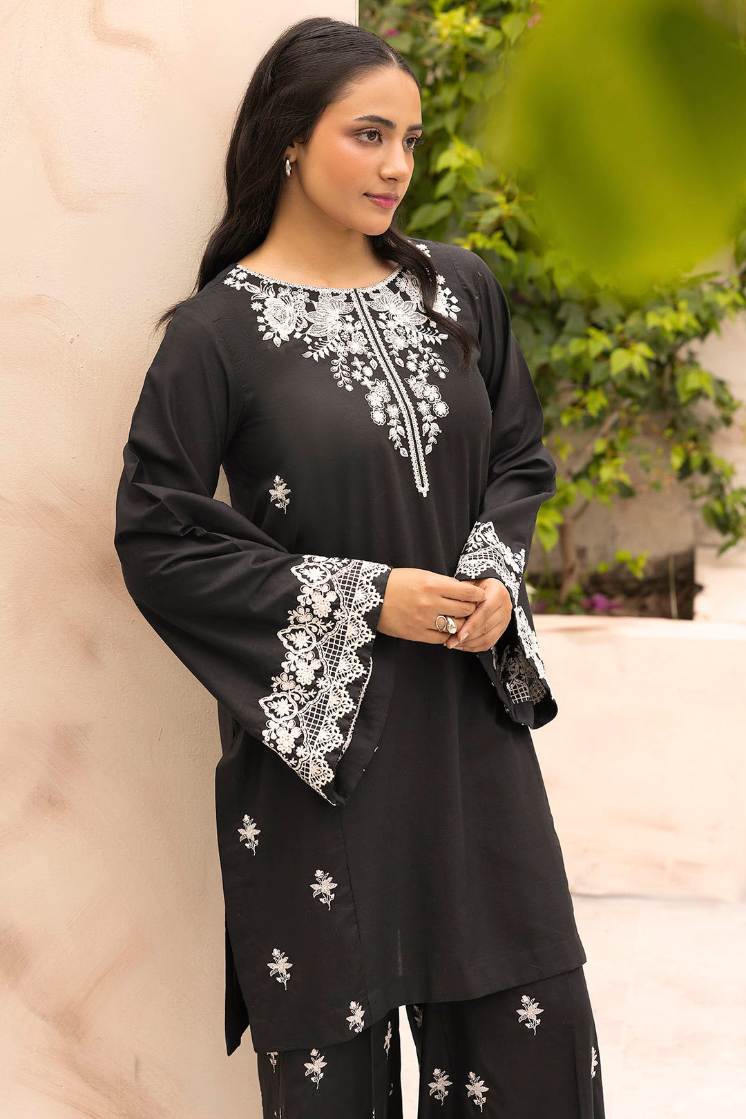 5597-NOVALYN EMBROIDERED LAWN STITCHED
