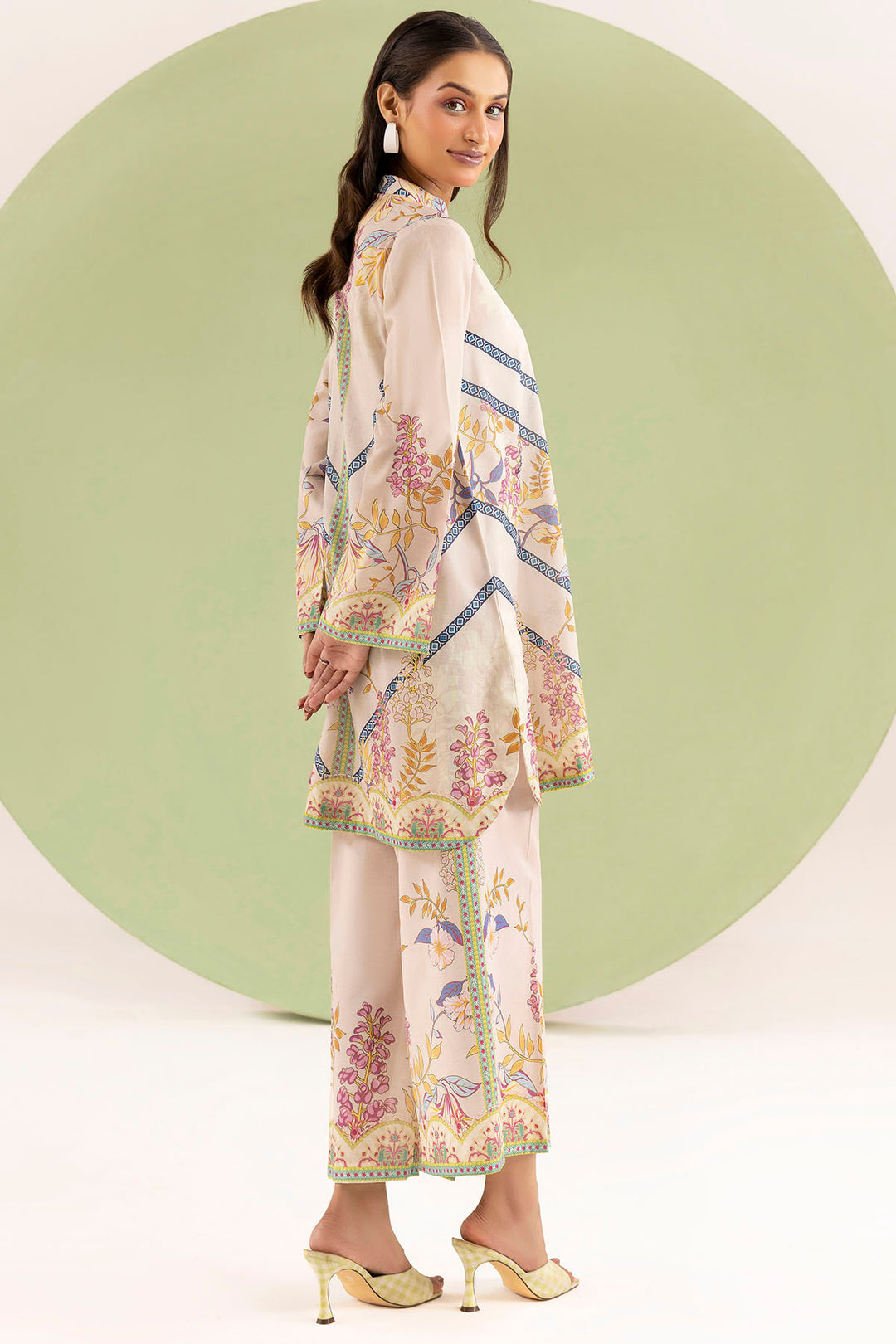 5617-CORAL DIGITAL PRINTED CAMBRIC STITCHED