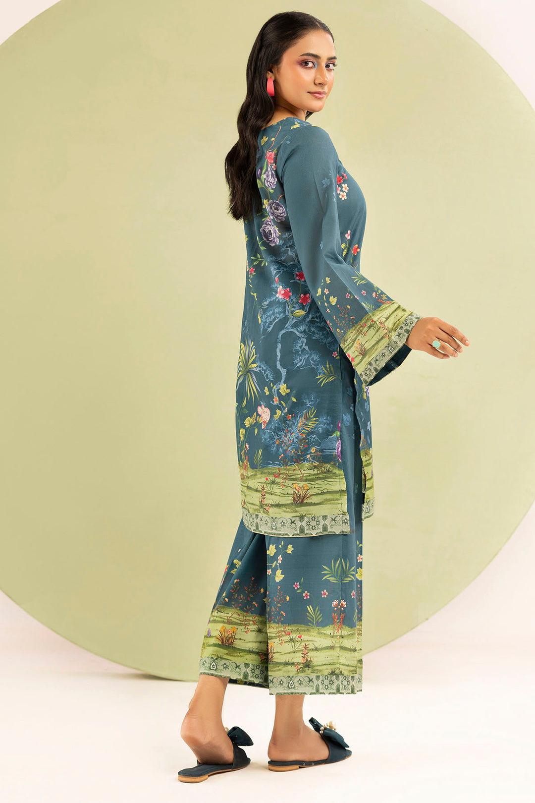 5620-LEO DIGITAL PRINTED CAMBRIC STITCHED