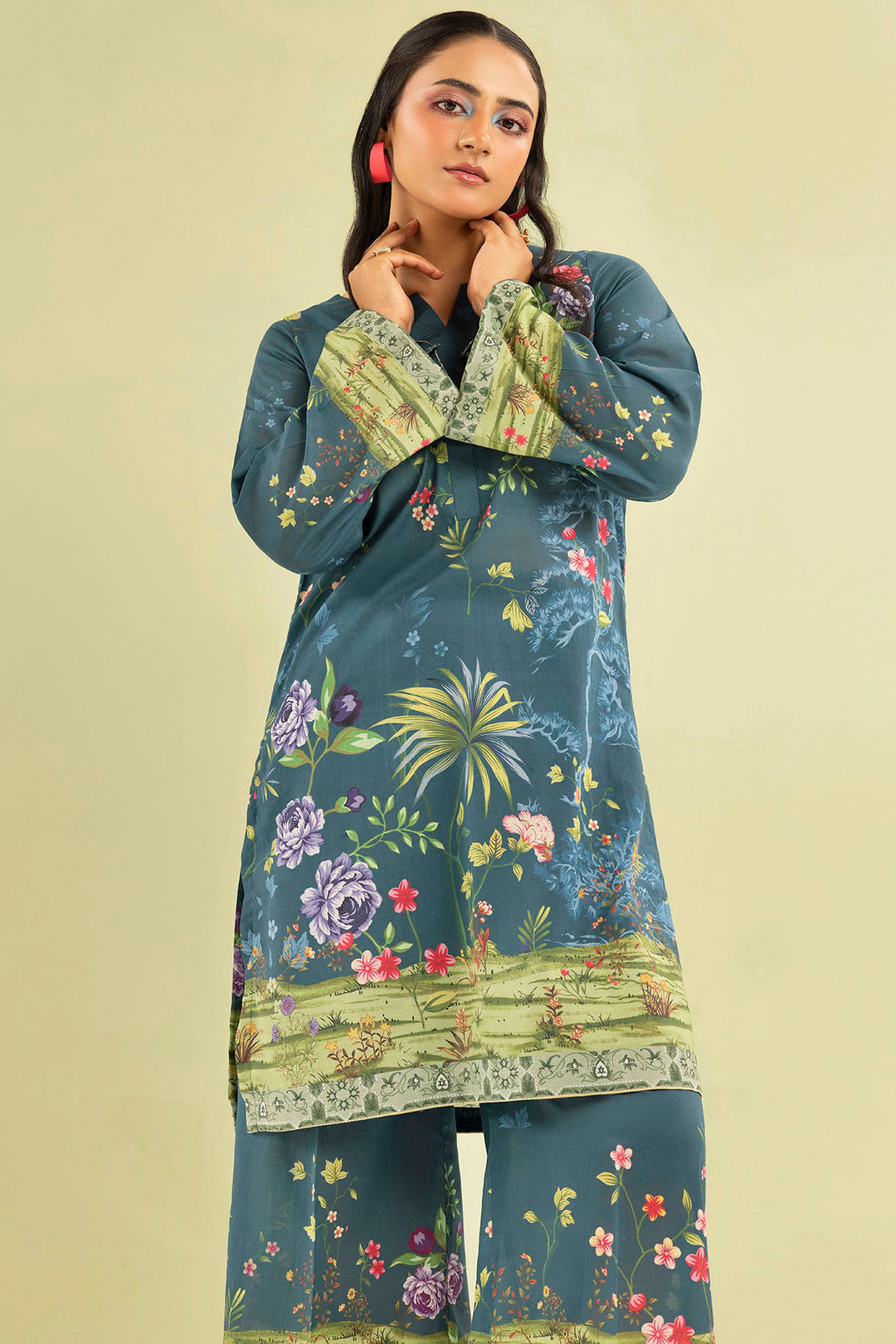 5620-LEO DIGITAL PRINTED CAMBRIC STITCHED