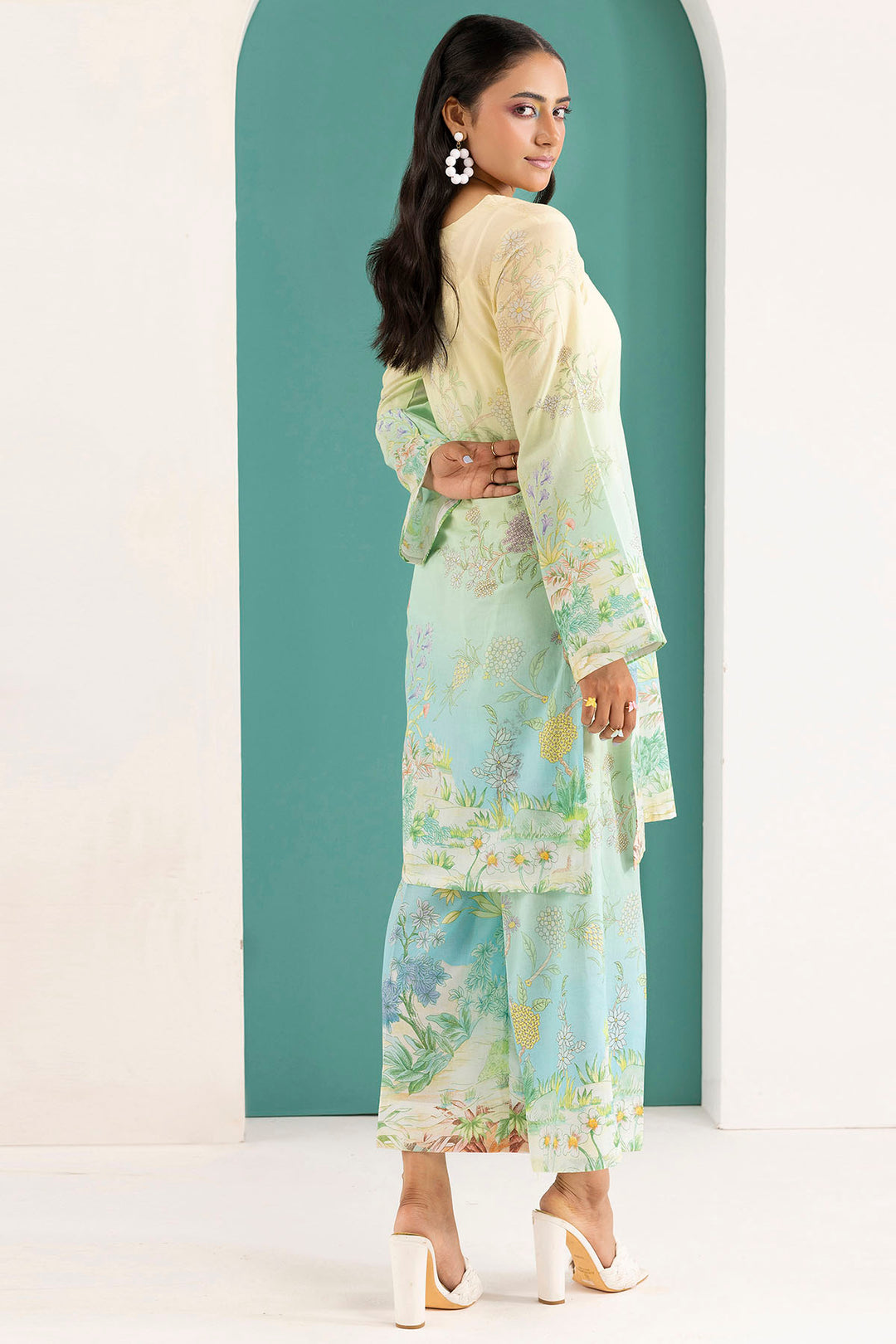 5621-OPAL DIGITAL PRINTED CAMBRIC STITCHED