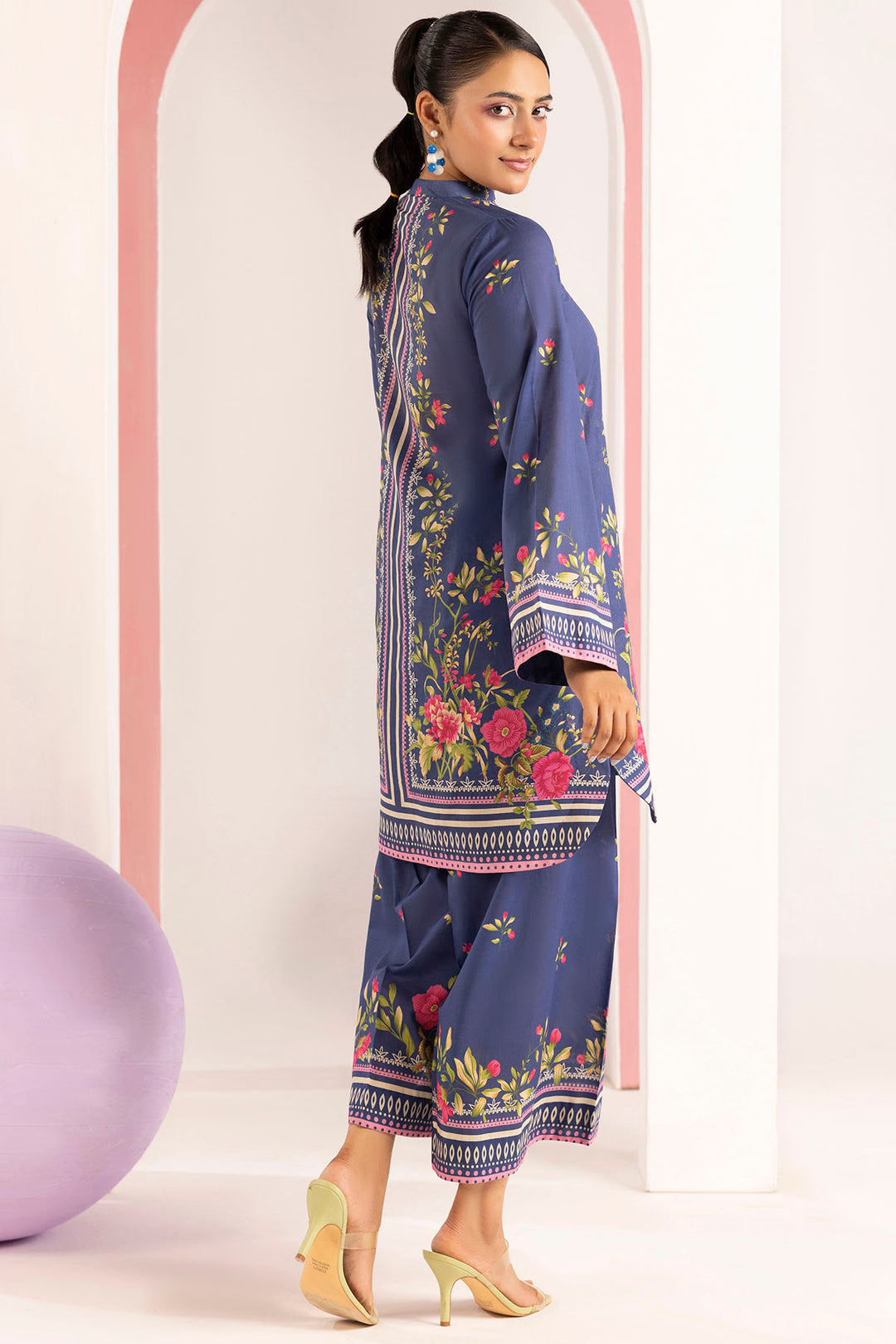 5624-AILSA DIGITAL PRINTED CAMBRIC STITCHED